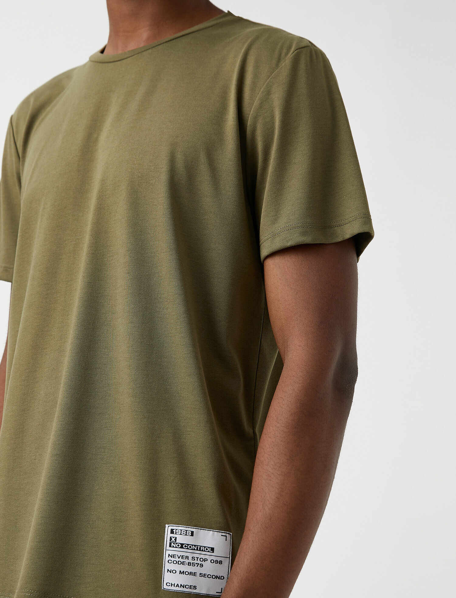   Regular Fit Etiketli Basic Tişört