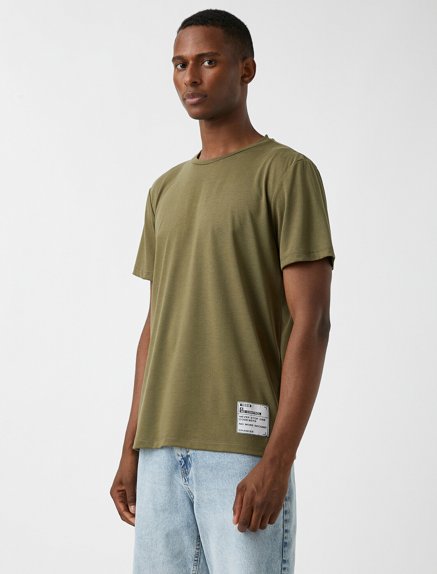   Regular Fit Etiketli Basic Tişört