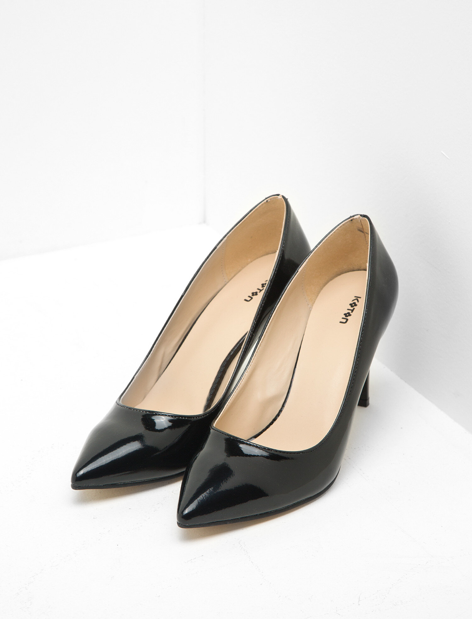  Kadın Sivri Burun Topuklu Ayakkabı