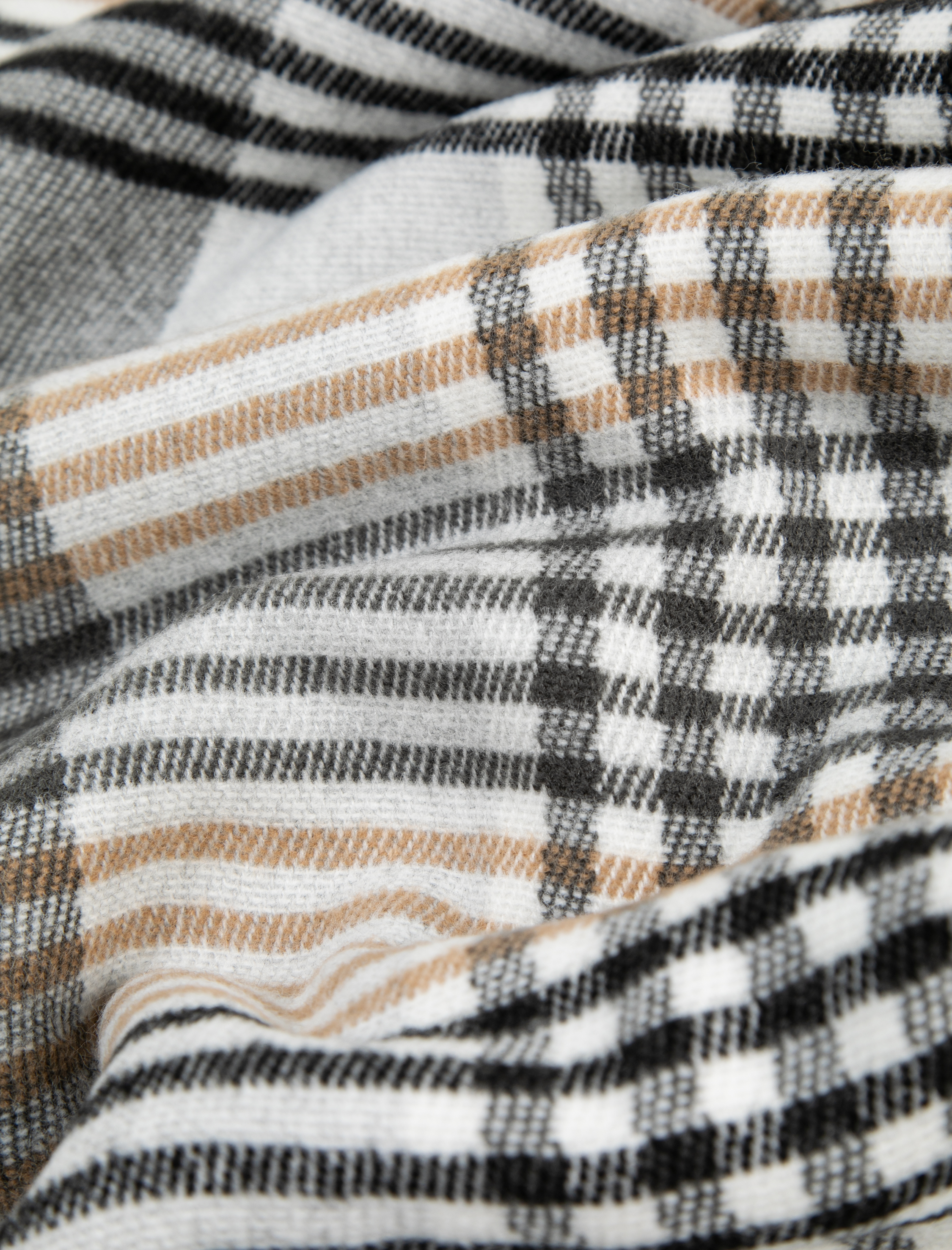  Kadın Desenli Atkı