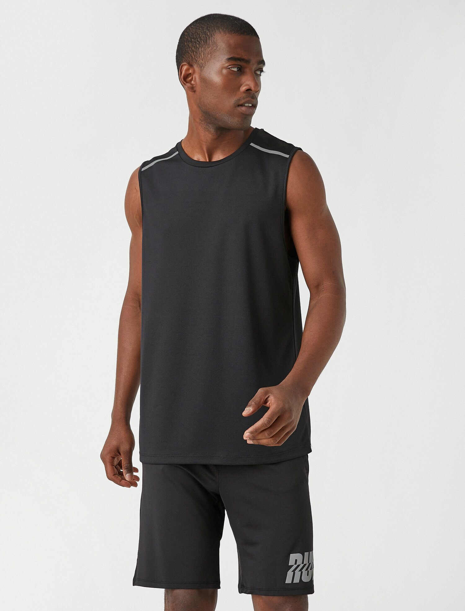   Omuz Baskılı Sporcu Atleti