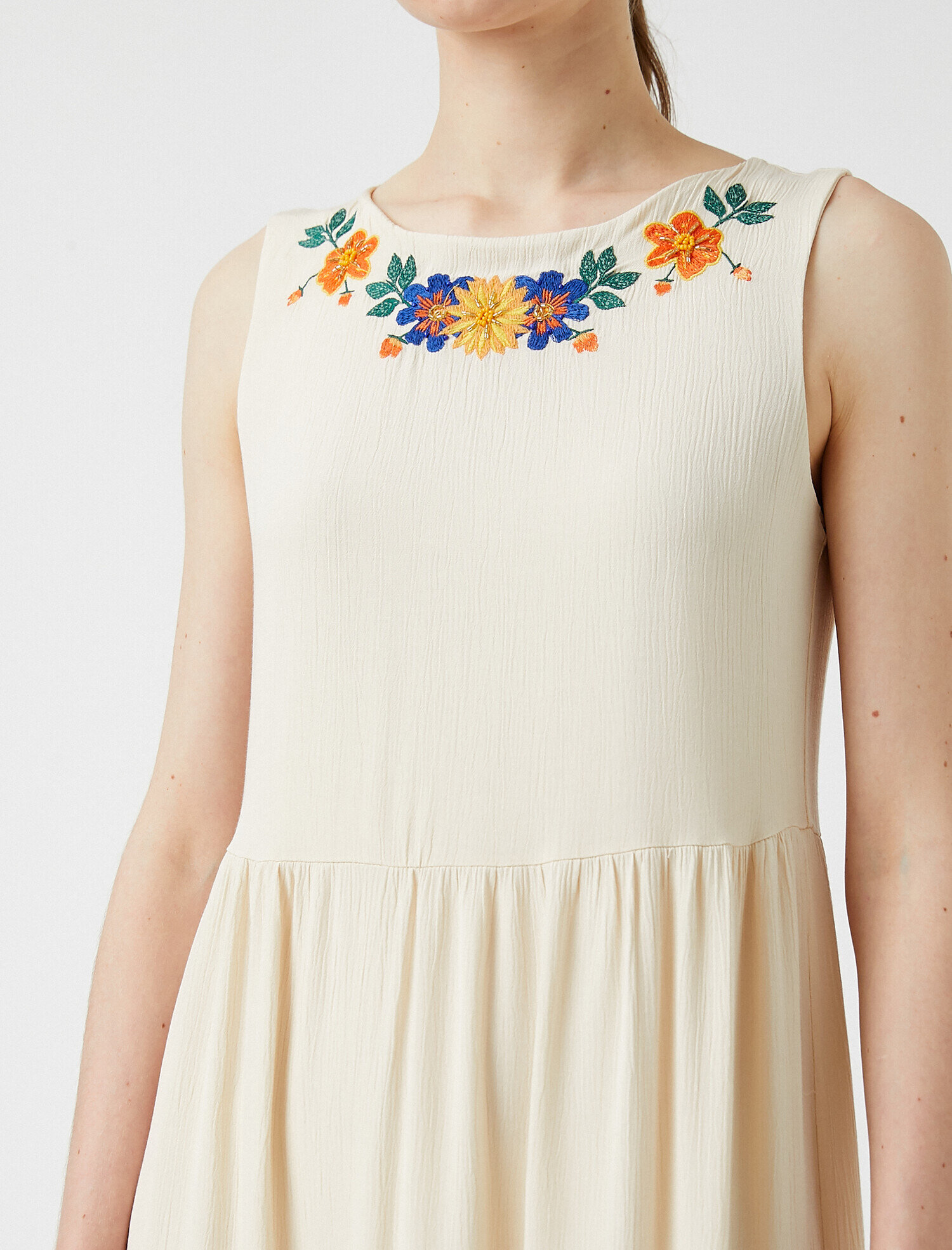   Uzun Viskon Elbise Kolsuz İşlemeli Bisiklet Yaka