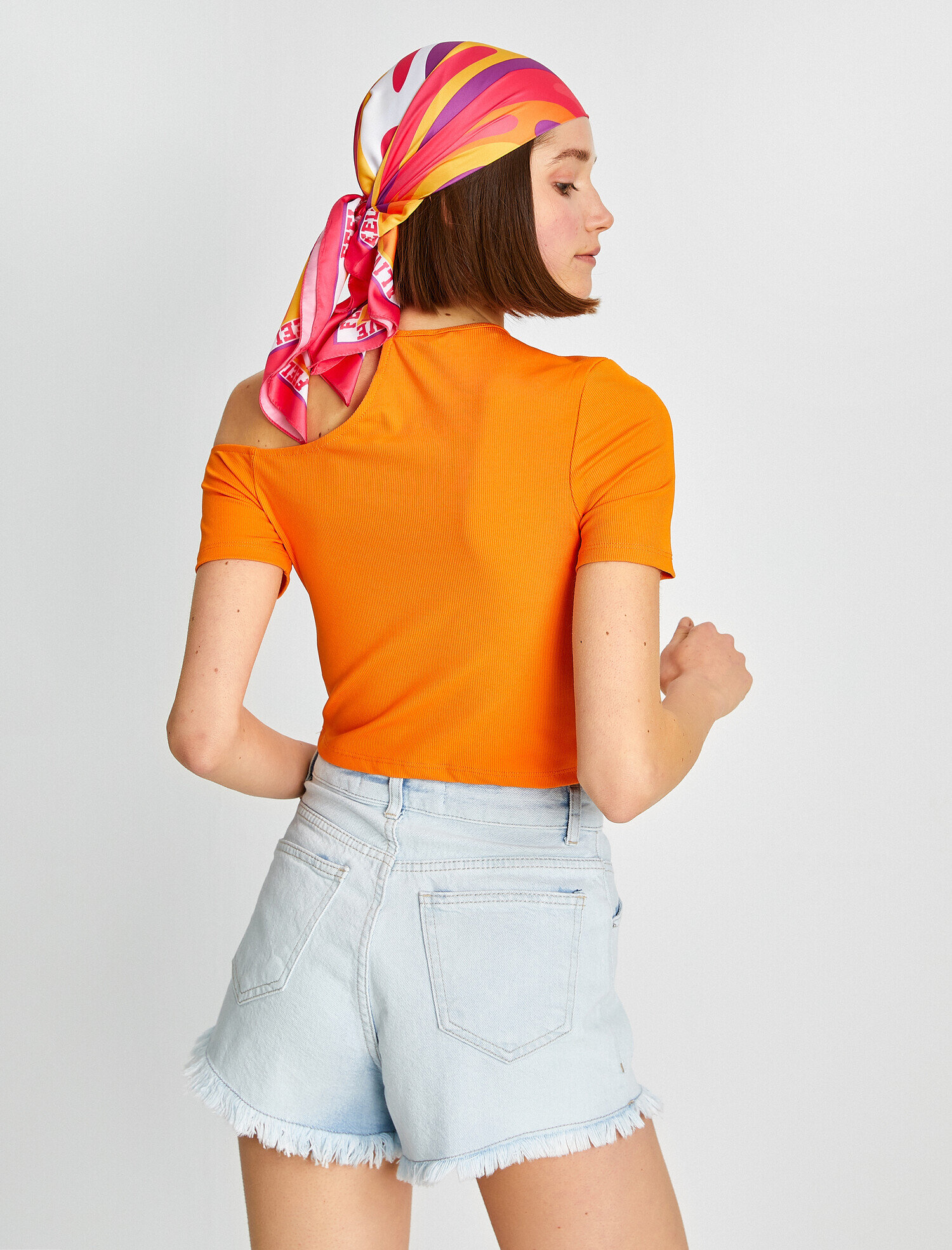   Tek Omuz Asimetrik Tişört