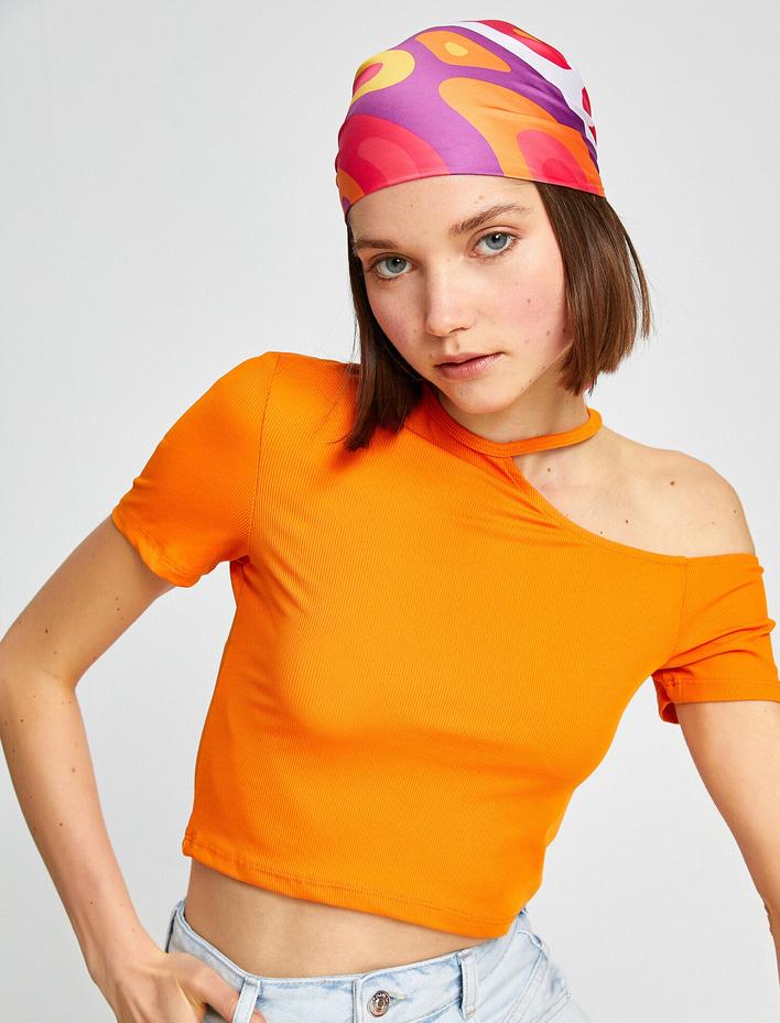  Tek Omuz Asimetrik Tişört