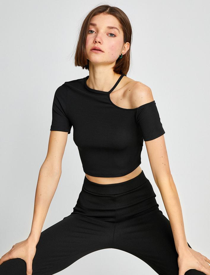  Tek Omuz Asimetrik Tişört