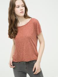 Kayık Yaka Tişört