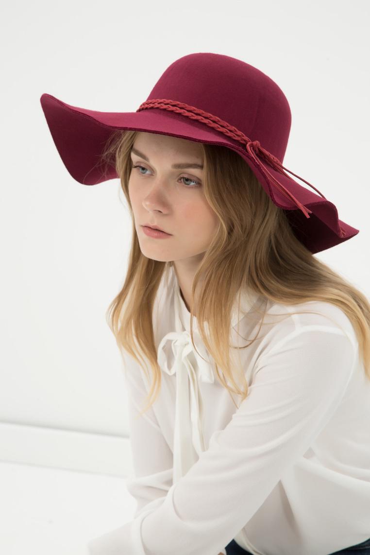  Kadın Klasik Şapka Püskül Detaylı