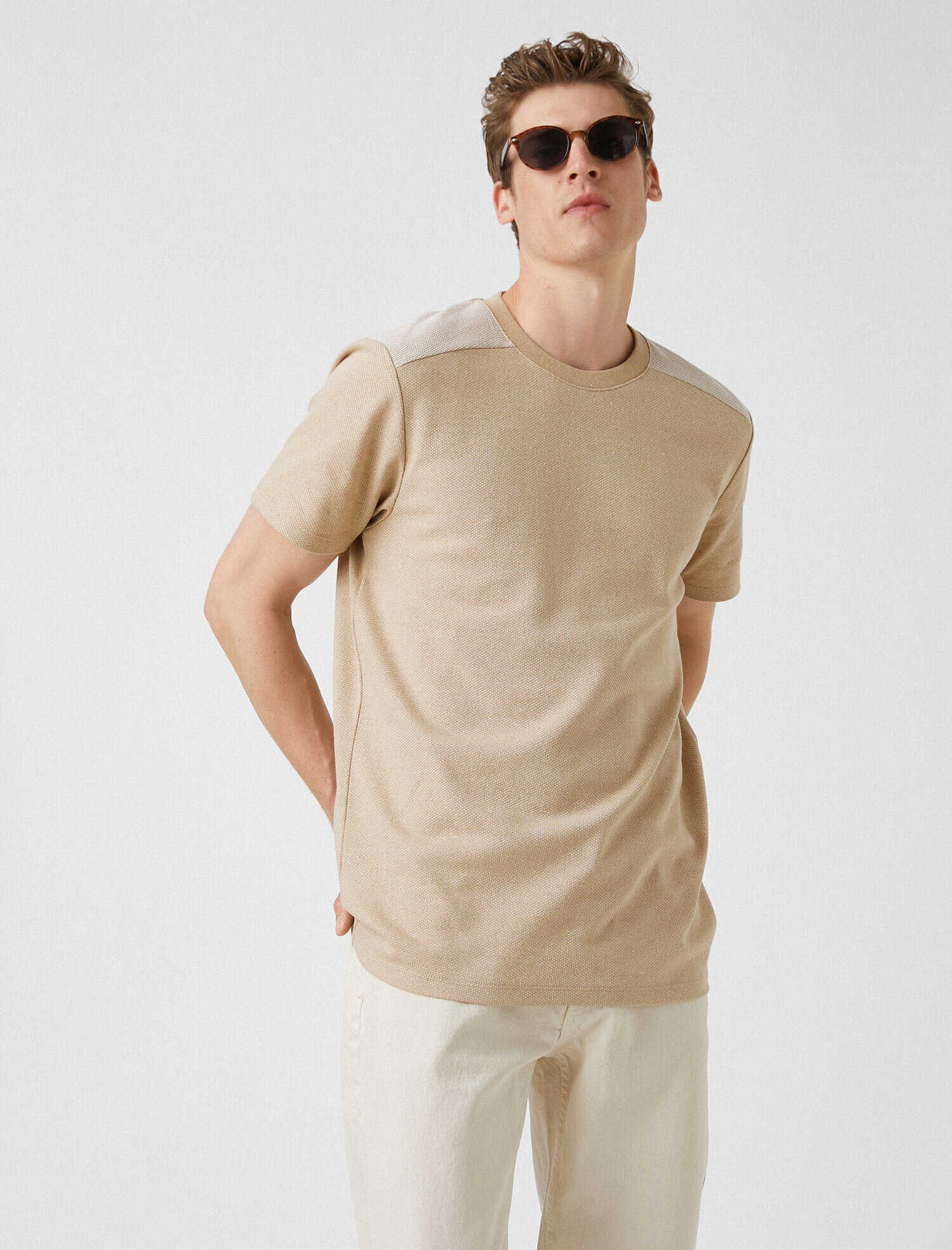   Omuz Detaylı Örme Tişört