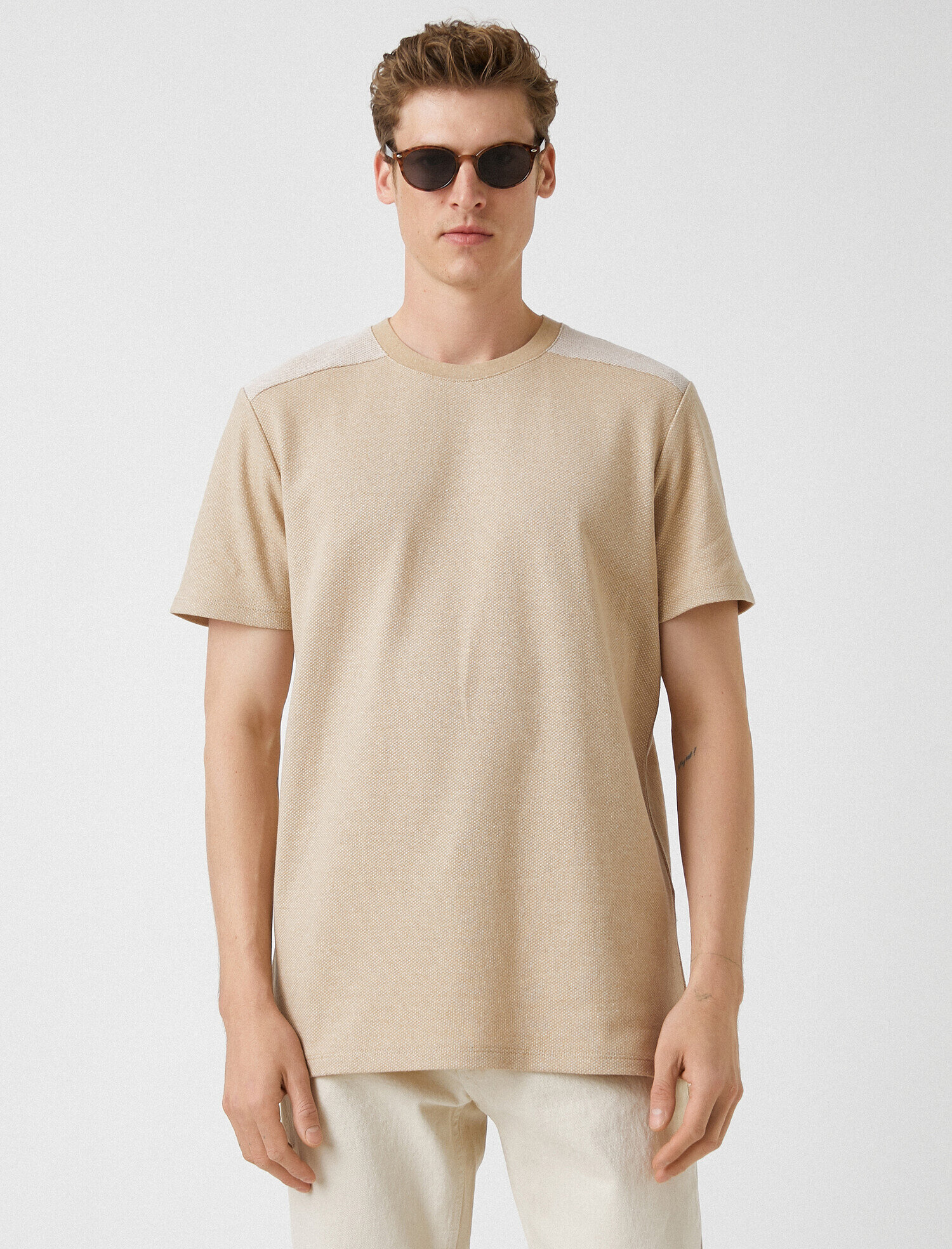   Omuz Detaylı Örme Tişört