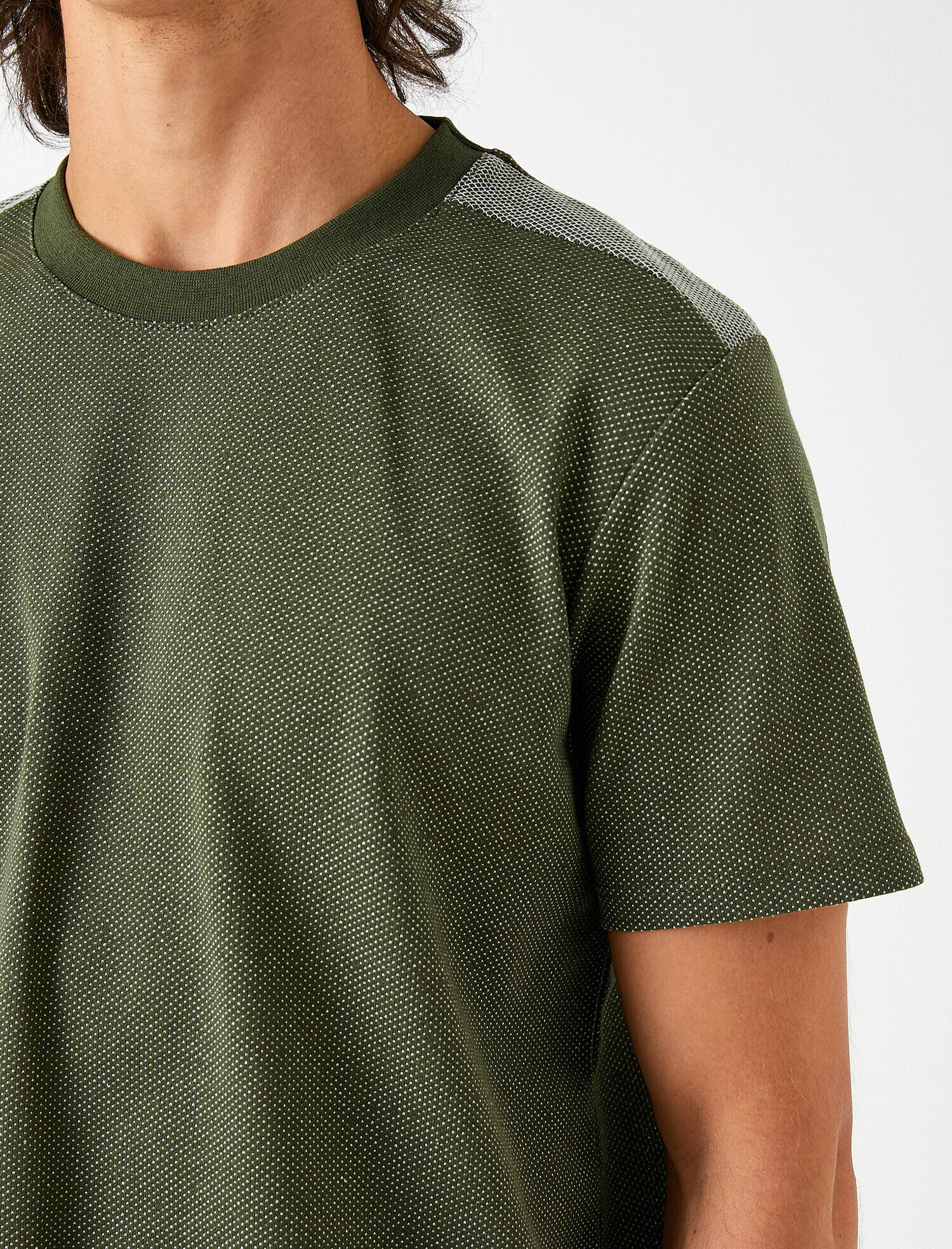   Omuz Detaylı Örme Tişört