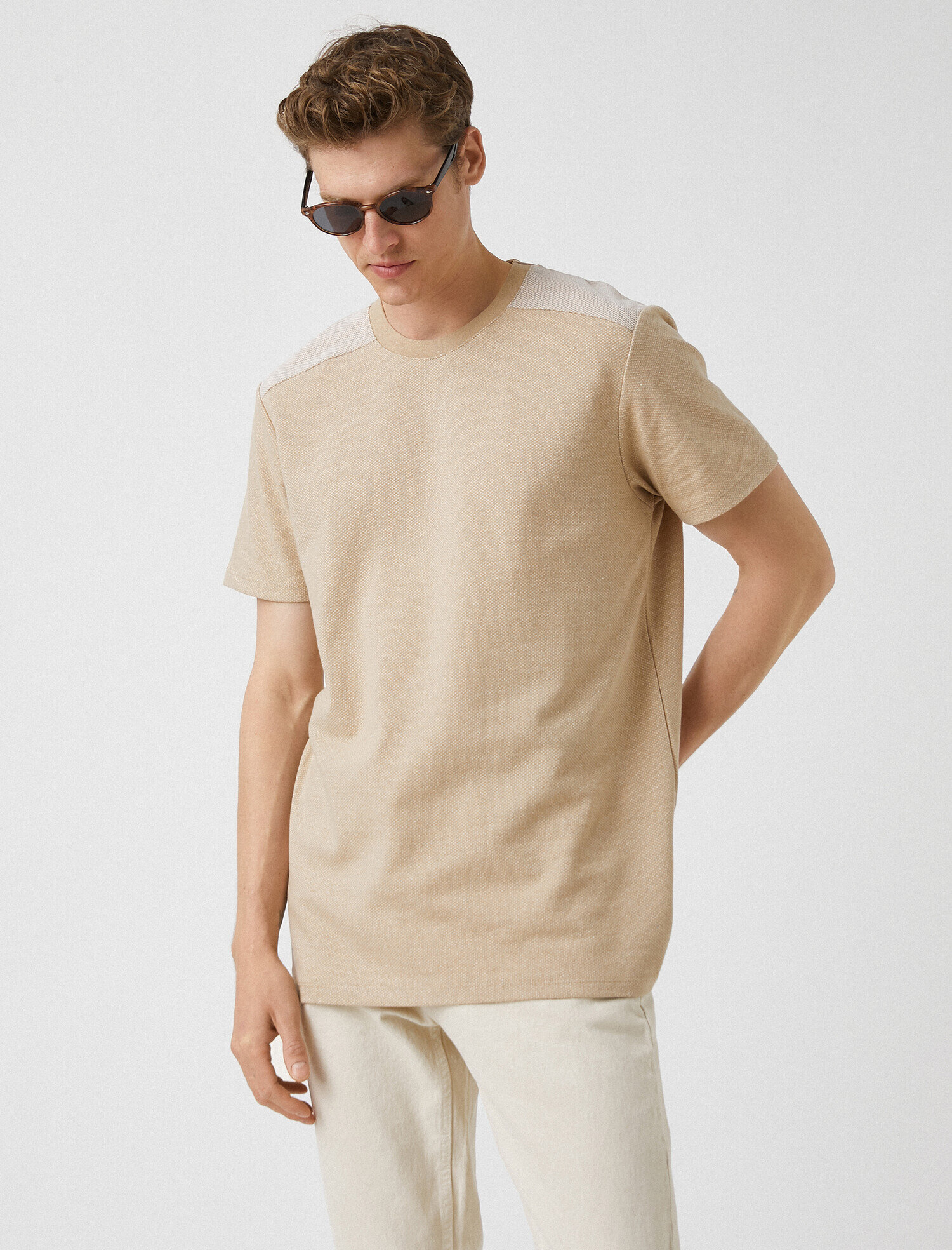   Omuz Detaylı Örme Tişört