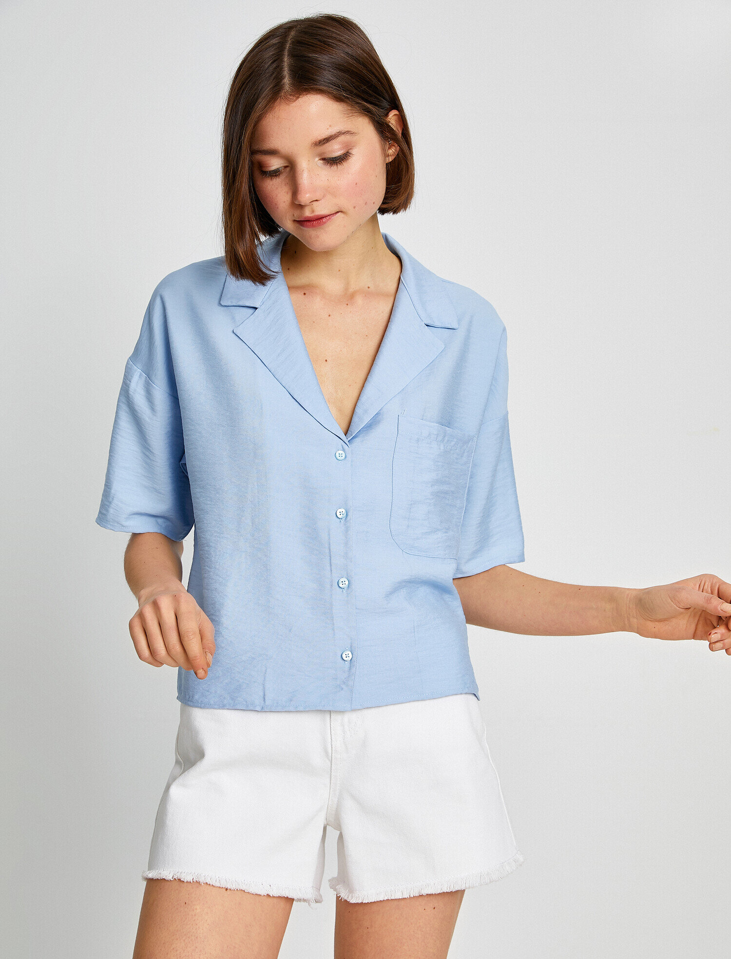   Kısa Kollu Düğmeli Gömlek