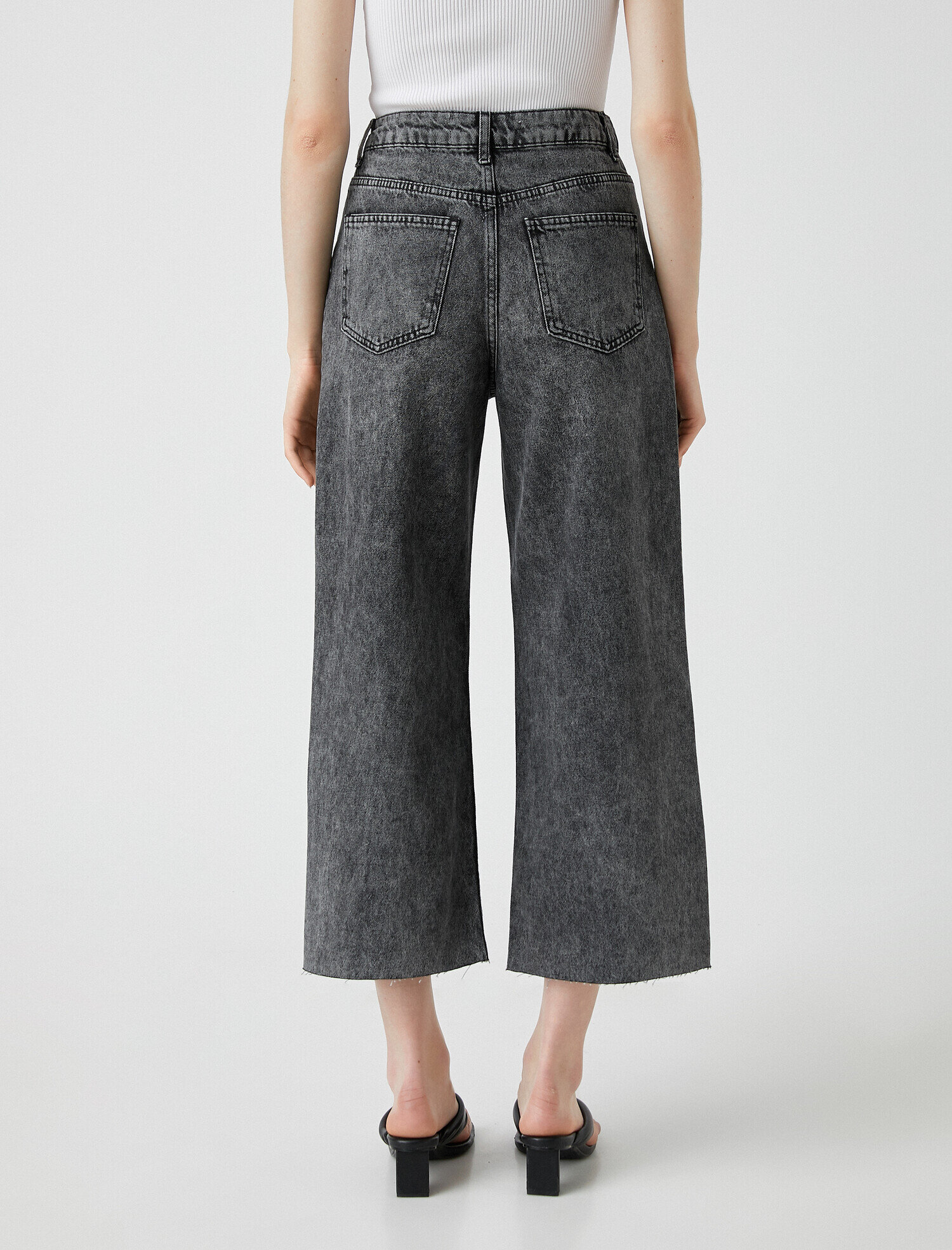   Rahat Kesim Yüksek Bel Geniş Kısa Paça - Sandra Jean