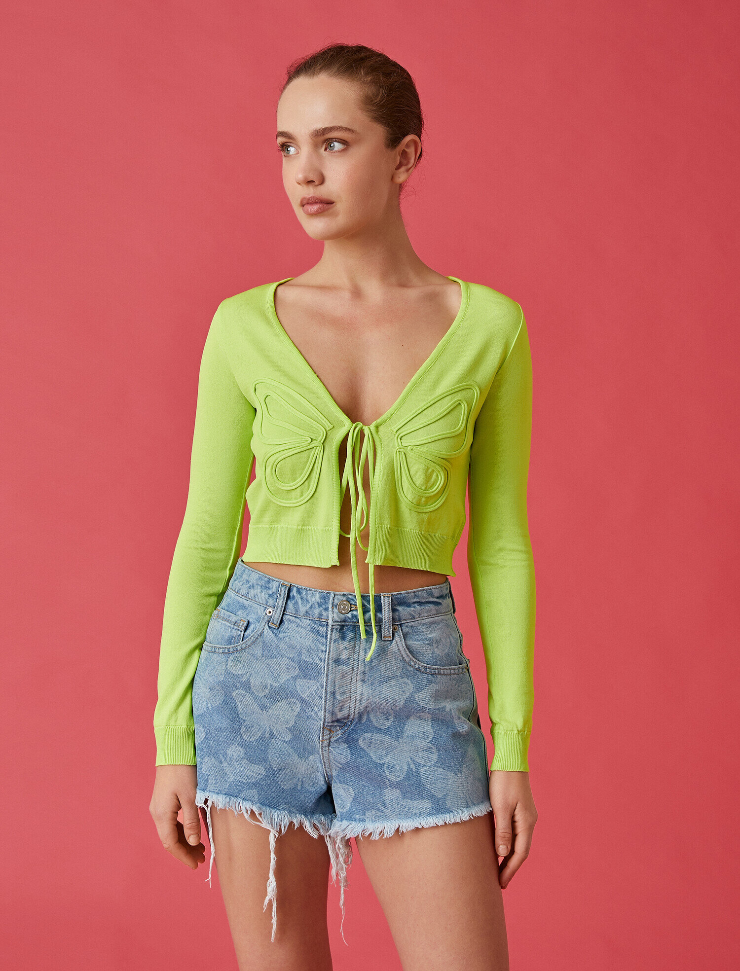   Crop Hırka Kelebek İşlemeli Bağlama Detaylı