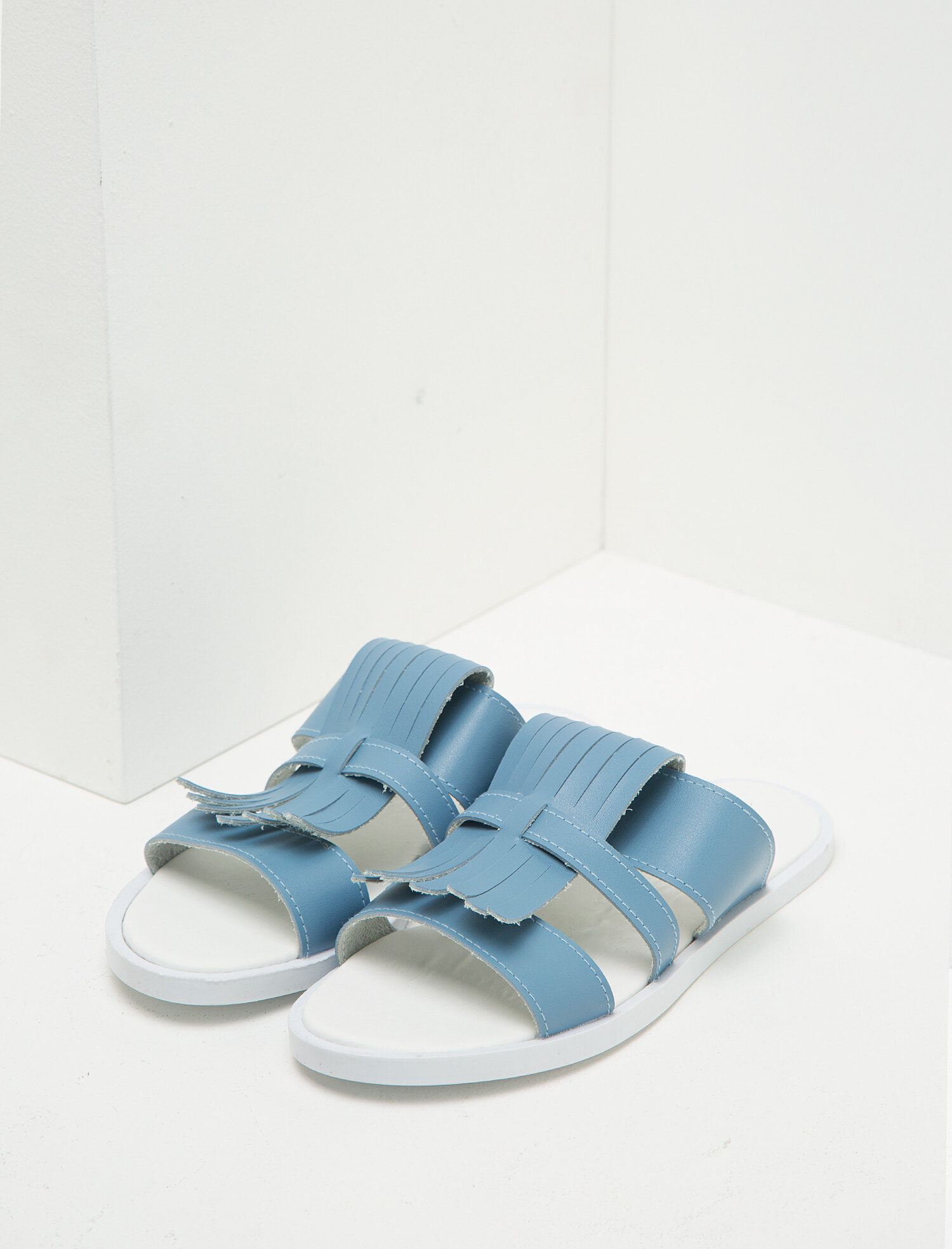  Kadın Püskül Detaylı Terlik