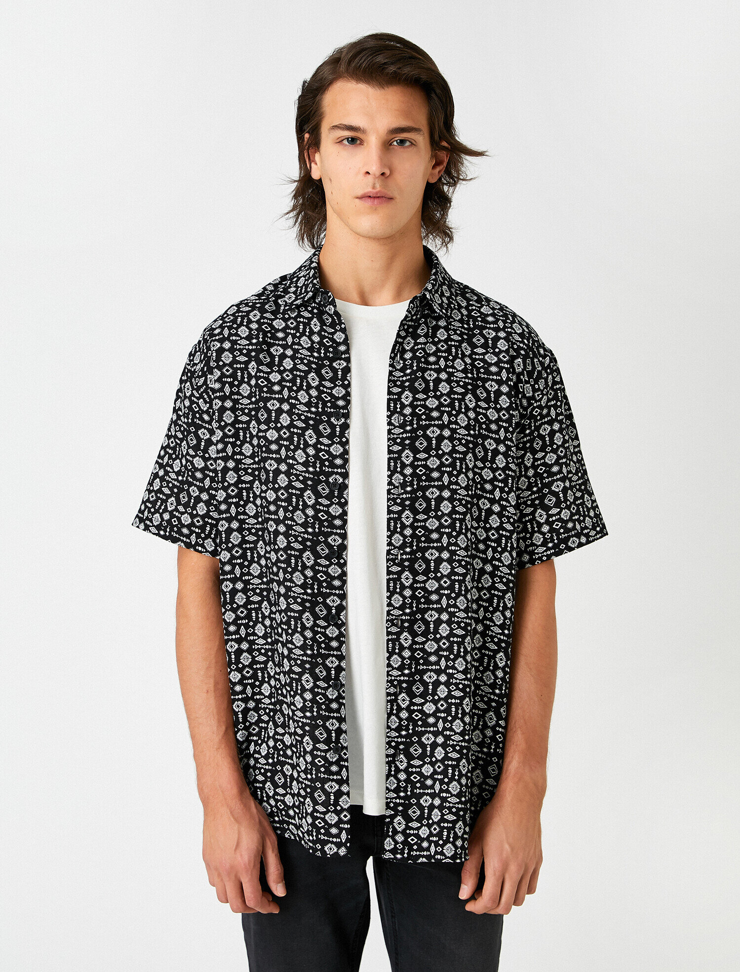   Etnik Desenli Kısa Kollu Gömlek