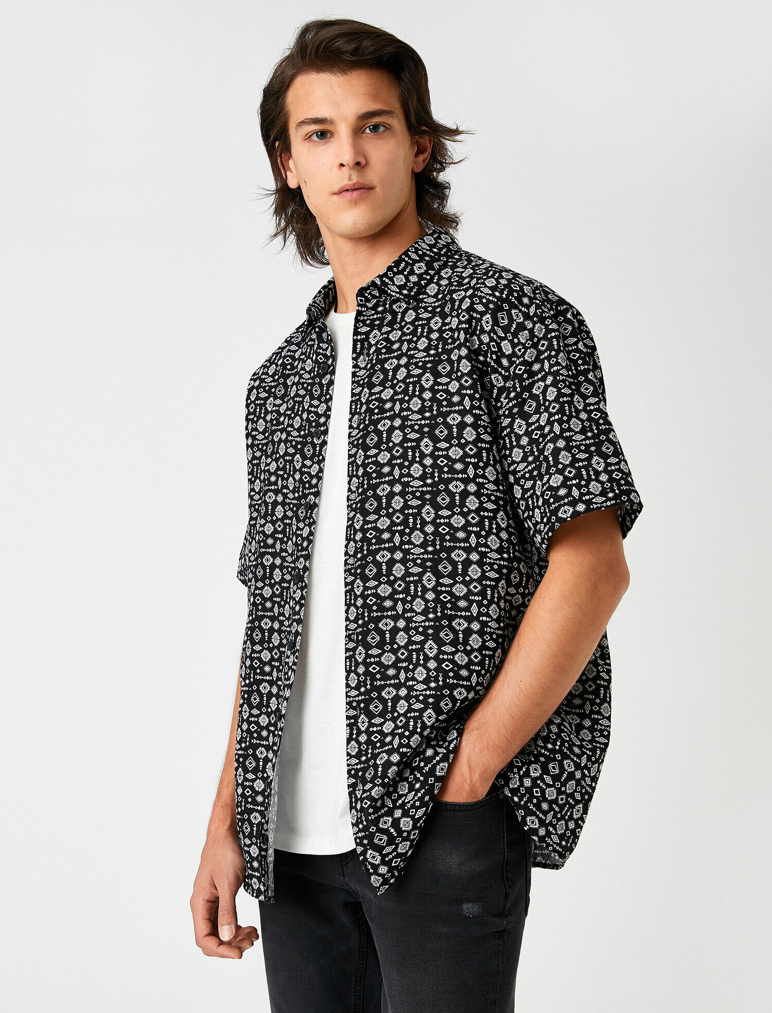   Etnik Desenli Kısa Kollu Gömlek