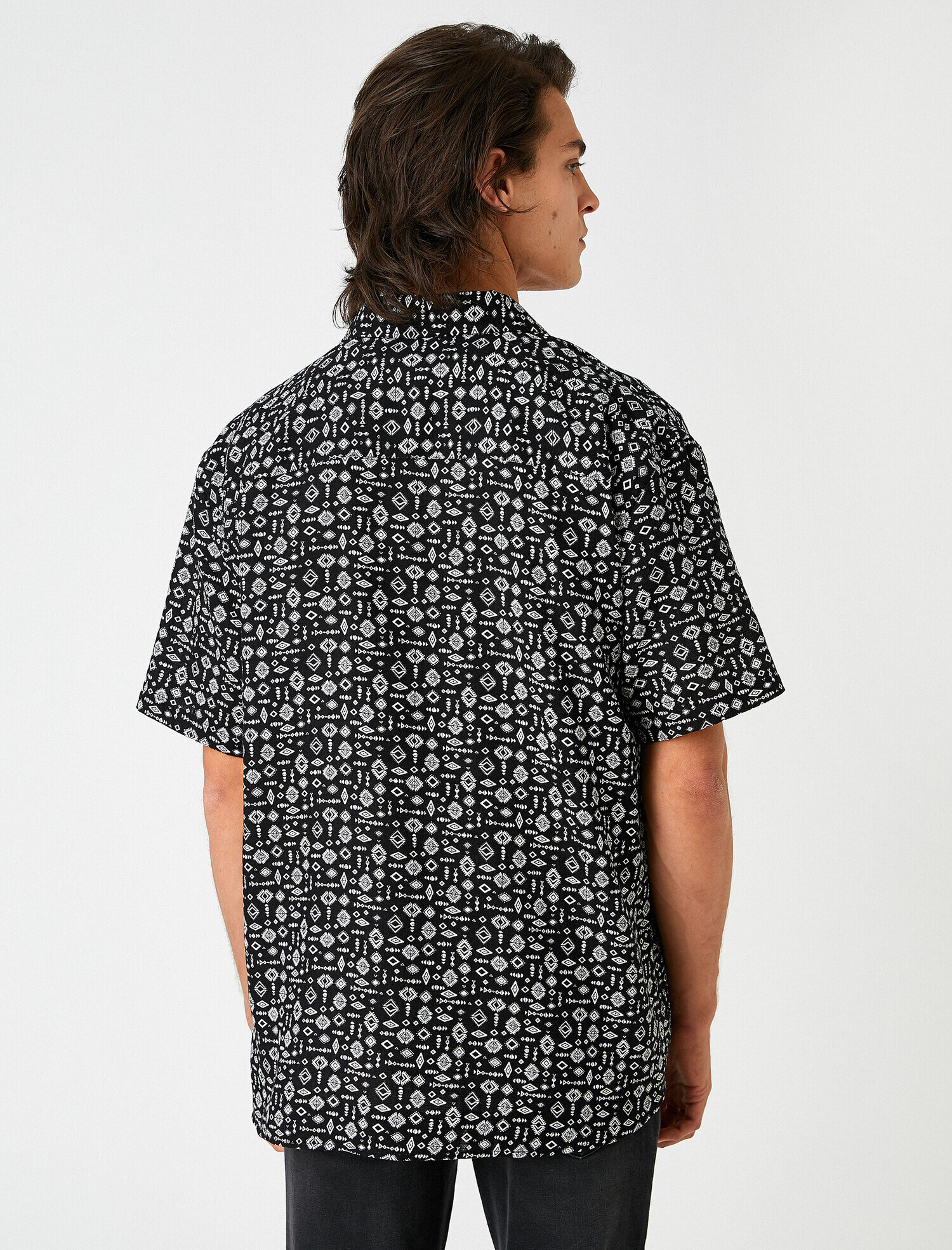   Etnik Desenli Kısa Kollu Gömlek