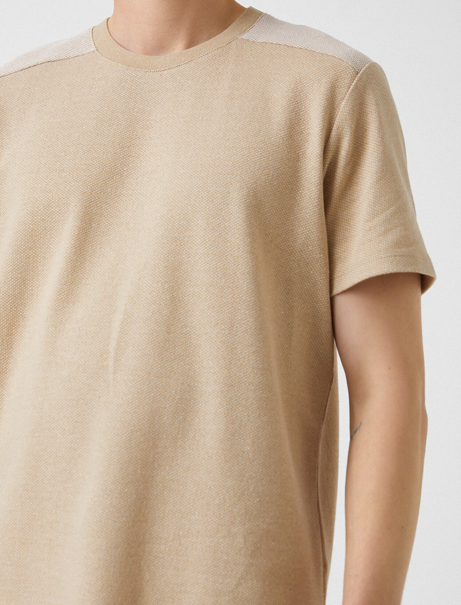   Omuz Detaylı Örme Tişört