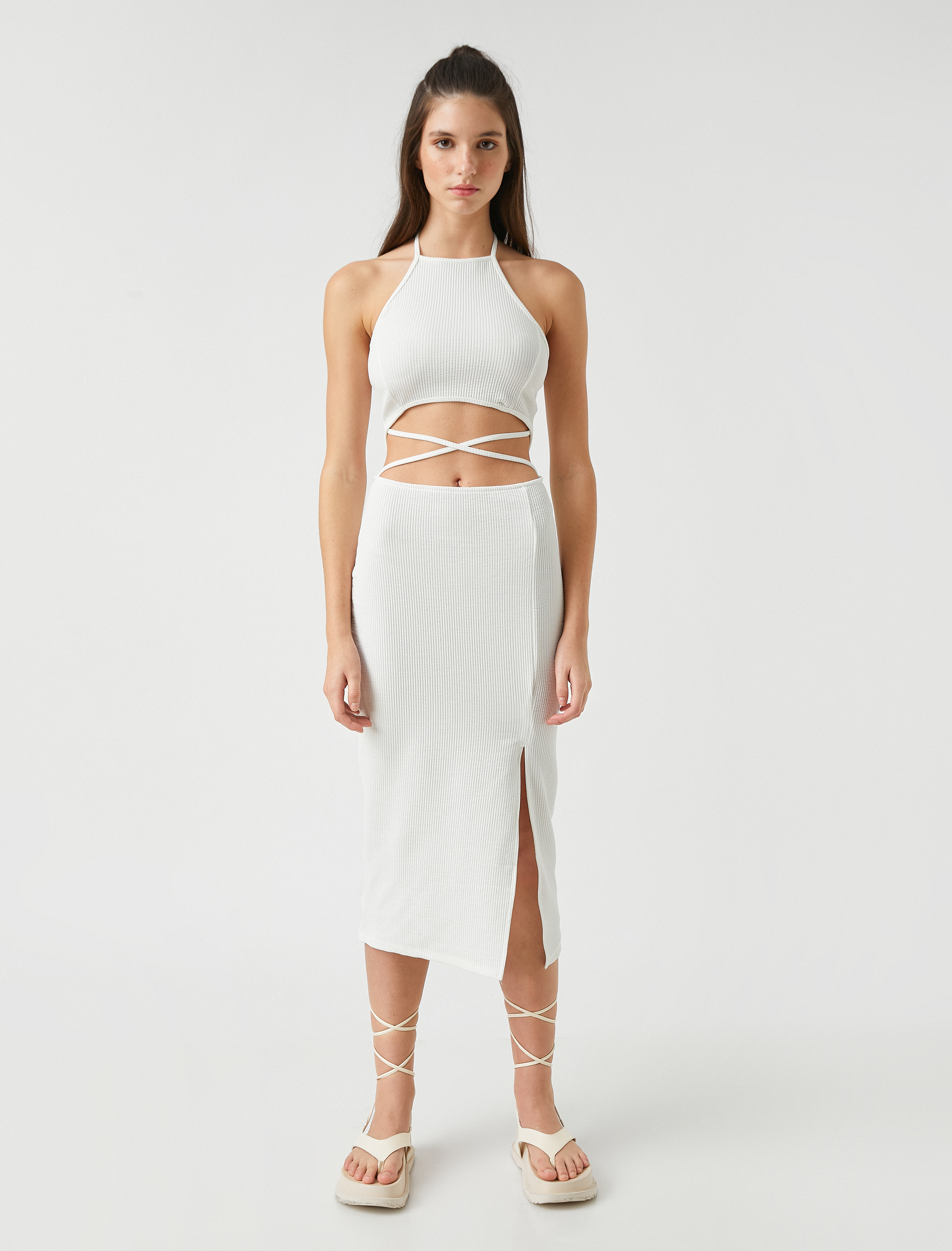   Midi Elbise Pencere Detaylı Yırtmaçlı Halter Yaka