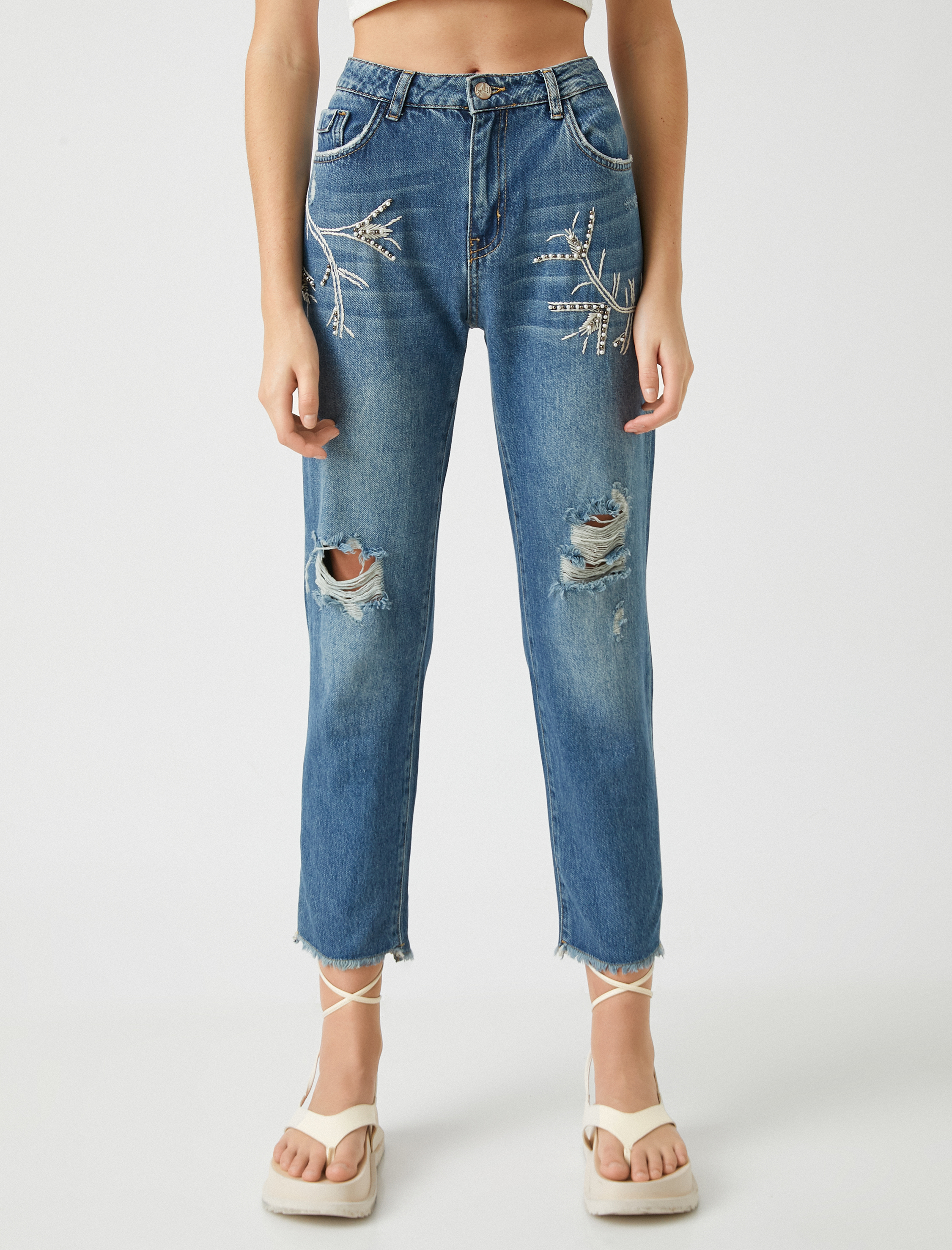   Yırtık İşlemeli Kot Pantolon