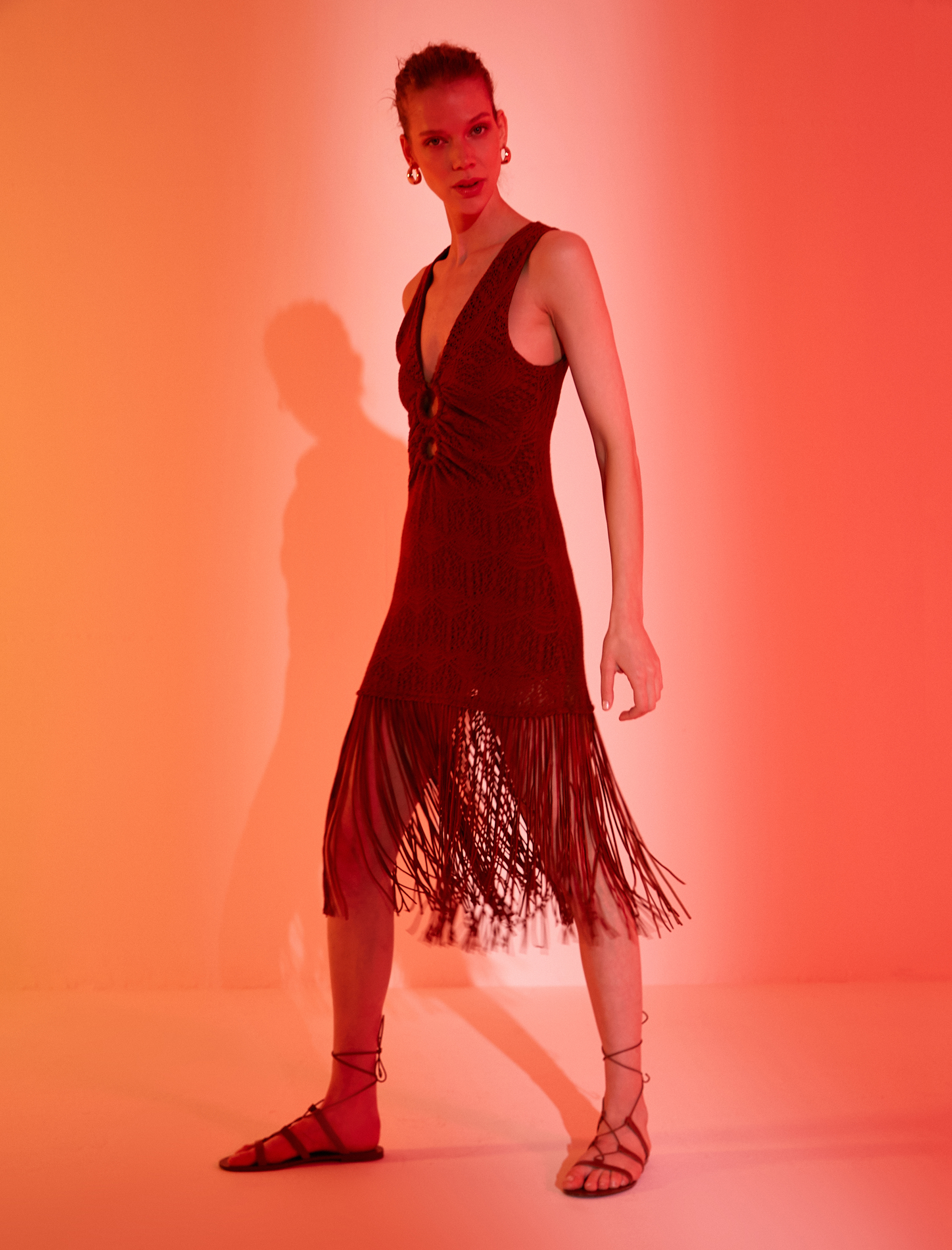   Melis Ağazat X Koton - Pencere Detaylı Püsküllü Örgü Elbise