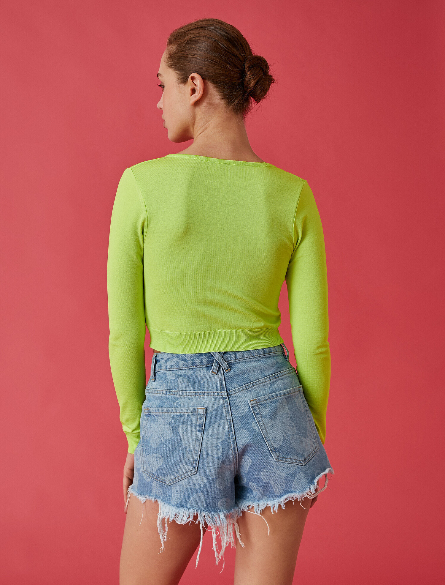   Crop Hırka Kelebek İşlemeli Bağlama Detaylı