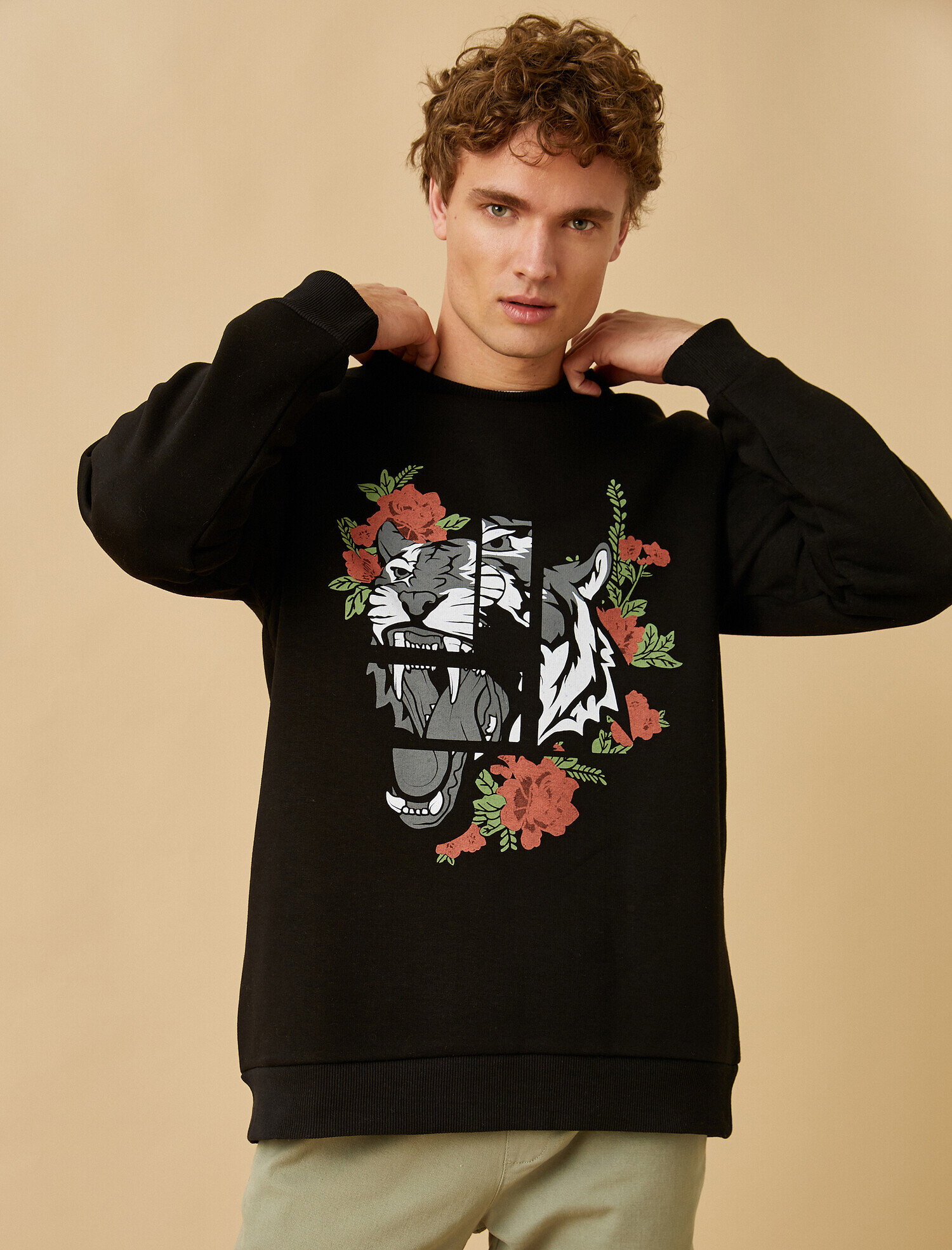 Kaplan Baskılı Sweatshirt