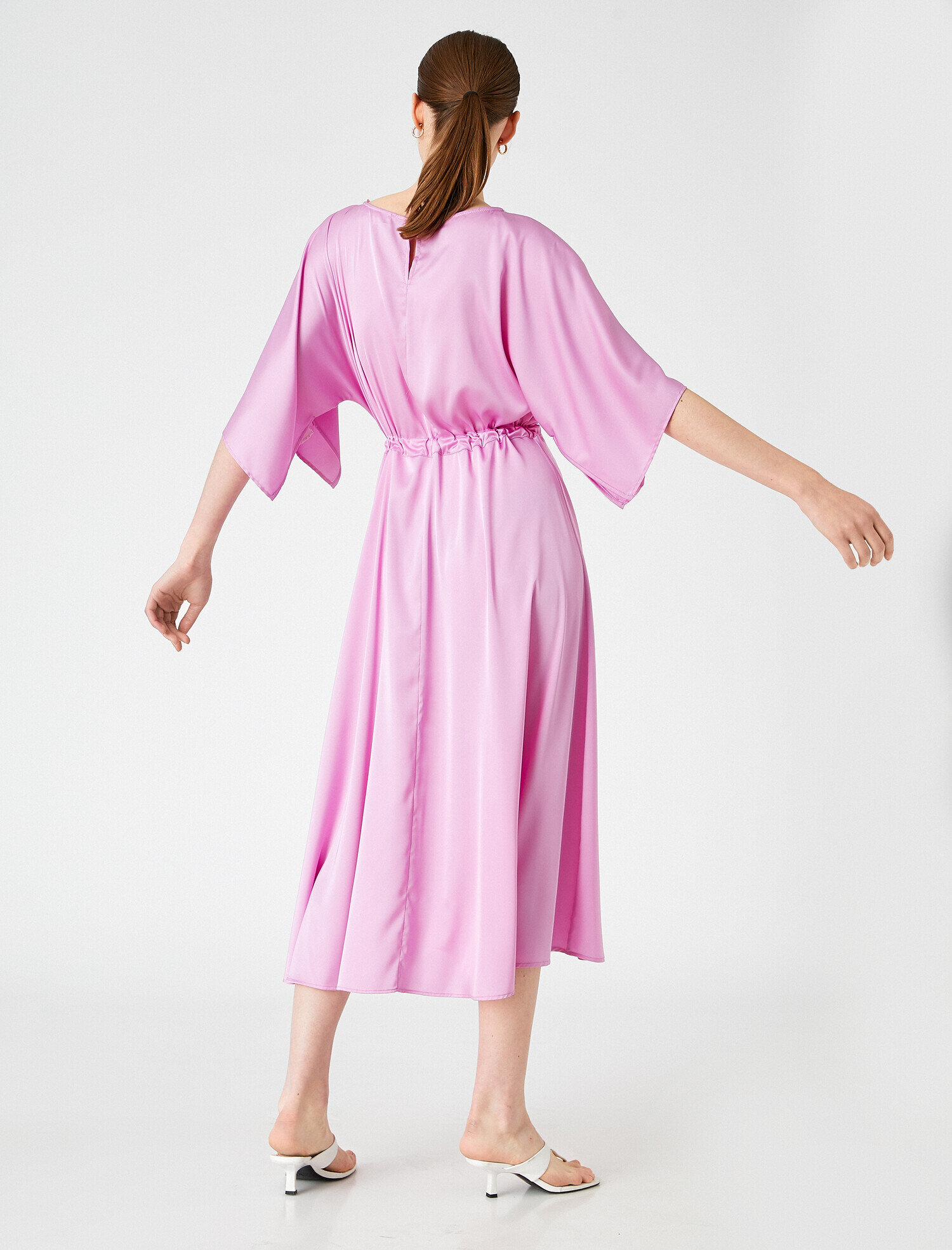   Kemer Detaylı Midi Elbise Geniş Kollu