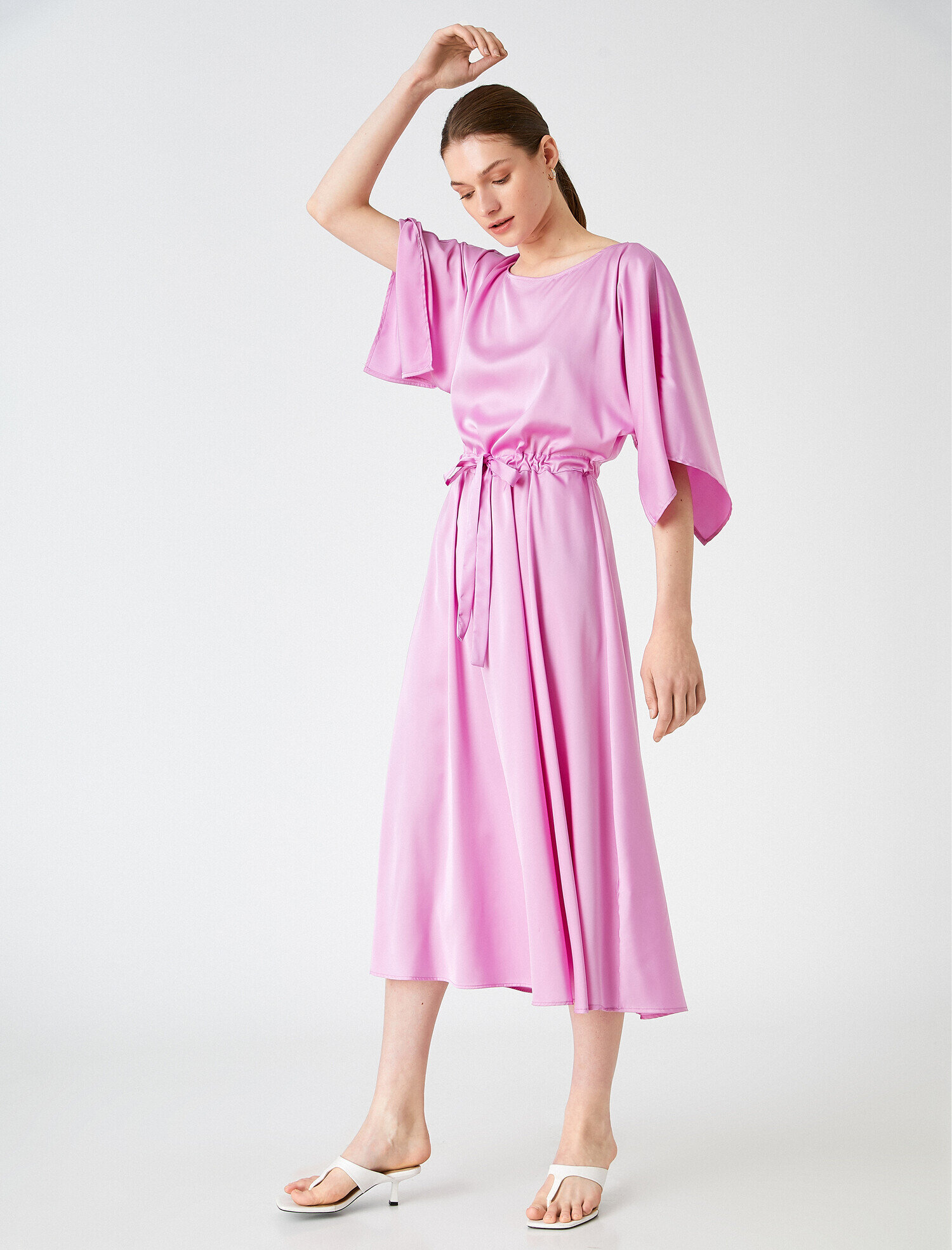   Kemer Detaylı Midi Elbise Geniş Kollu