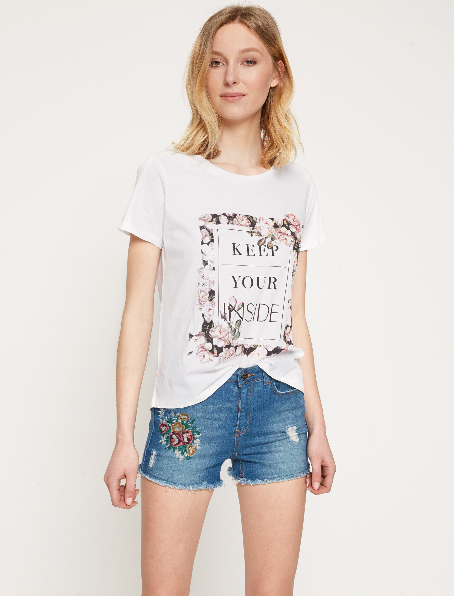   Nakışlı Jean Şort