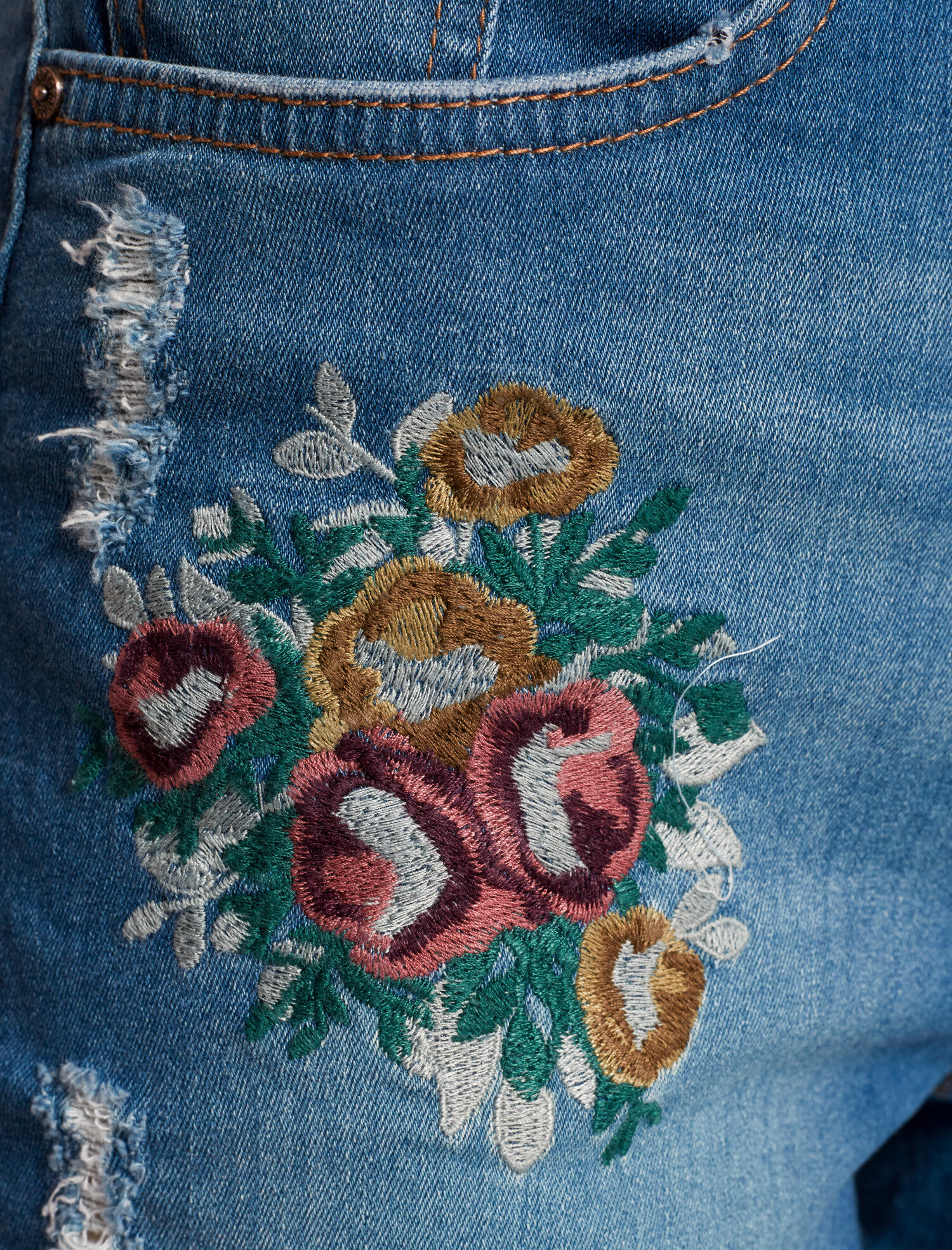   Nakışlı Jean Şort