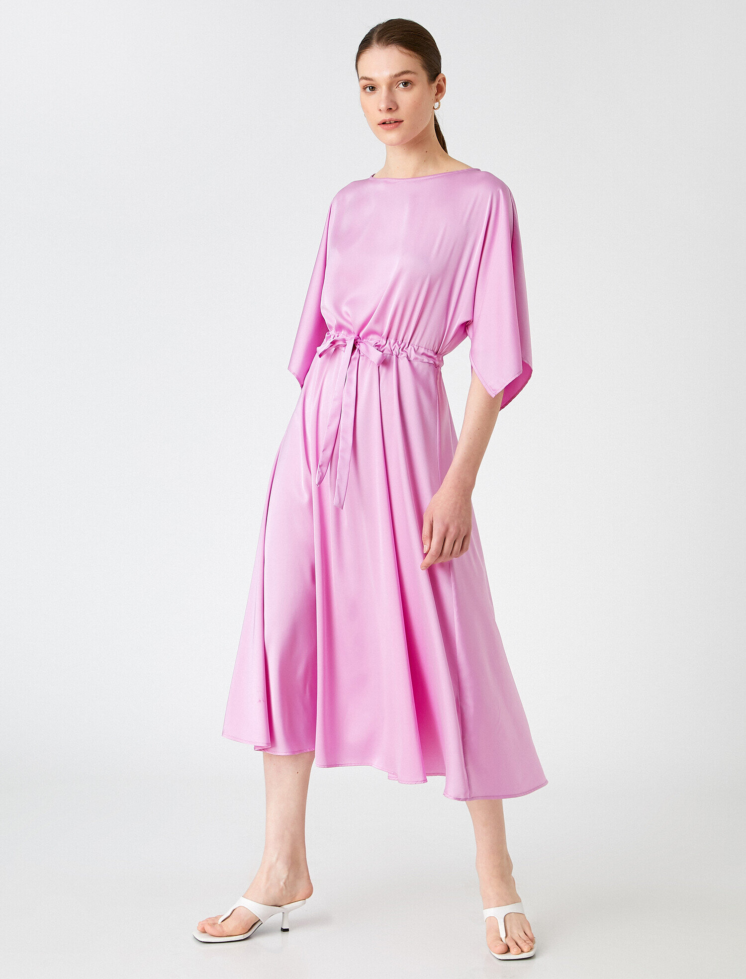   Kemer Detaylı Midi Elbise Geniş Kollu