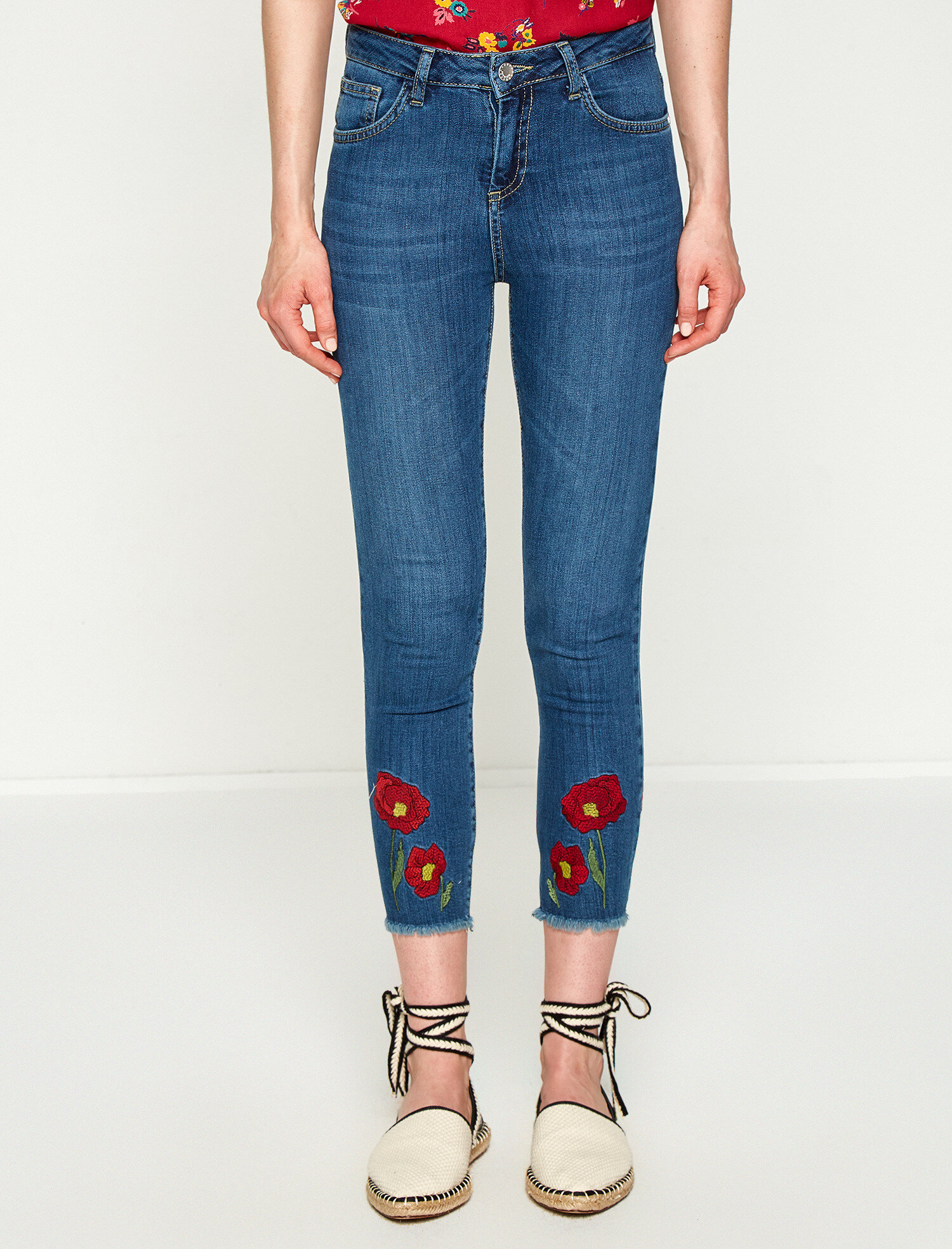   İşlemeli Jean Pantolon