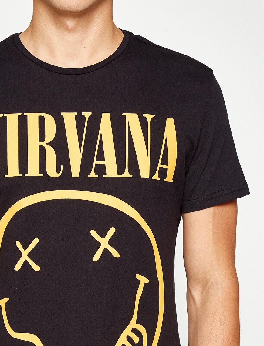   Müzik Lisanslı Nirvana Baskılı Tişört