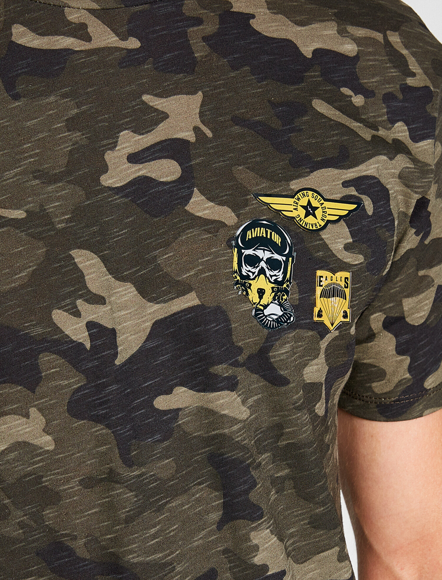   Kamuflaj Desenli Tişört