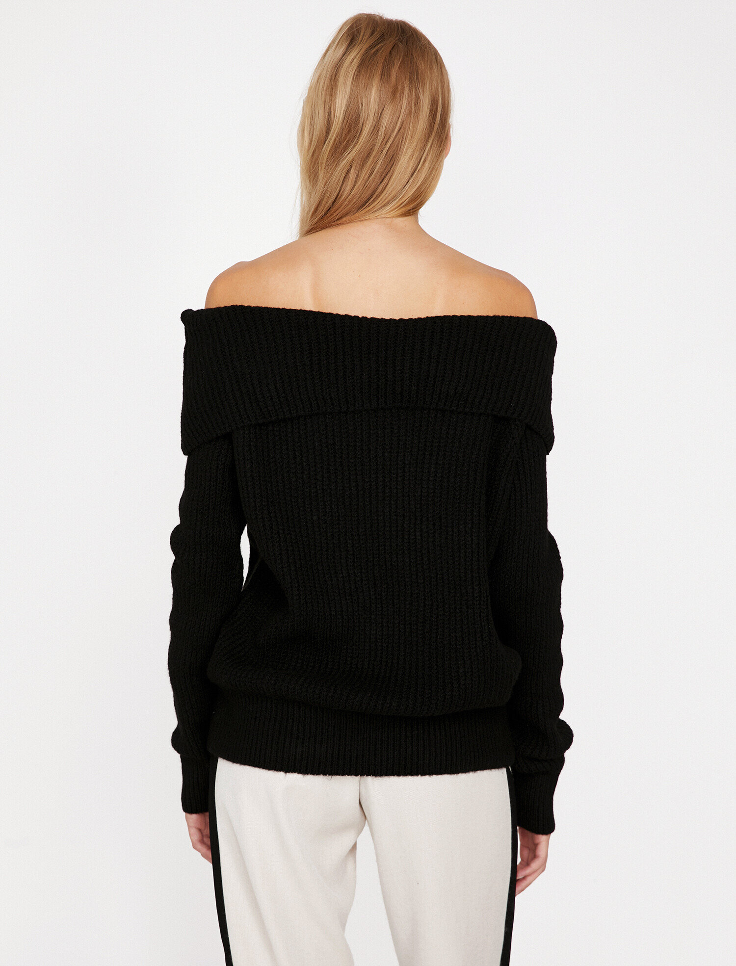   Omzu Açik Triko Kazak