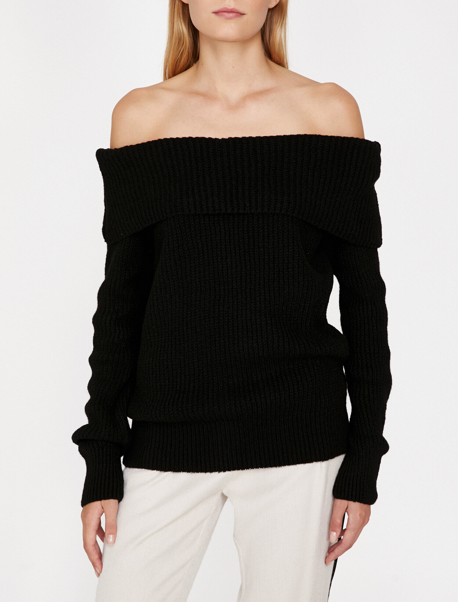   Omzu Açik Triko Kazak