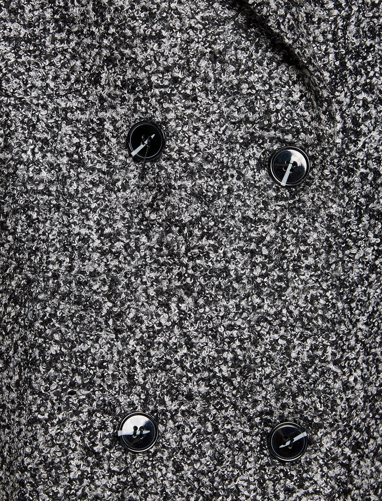   Düğme Detaylı Yün Kaban