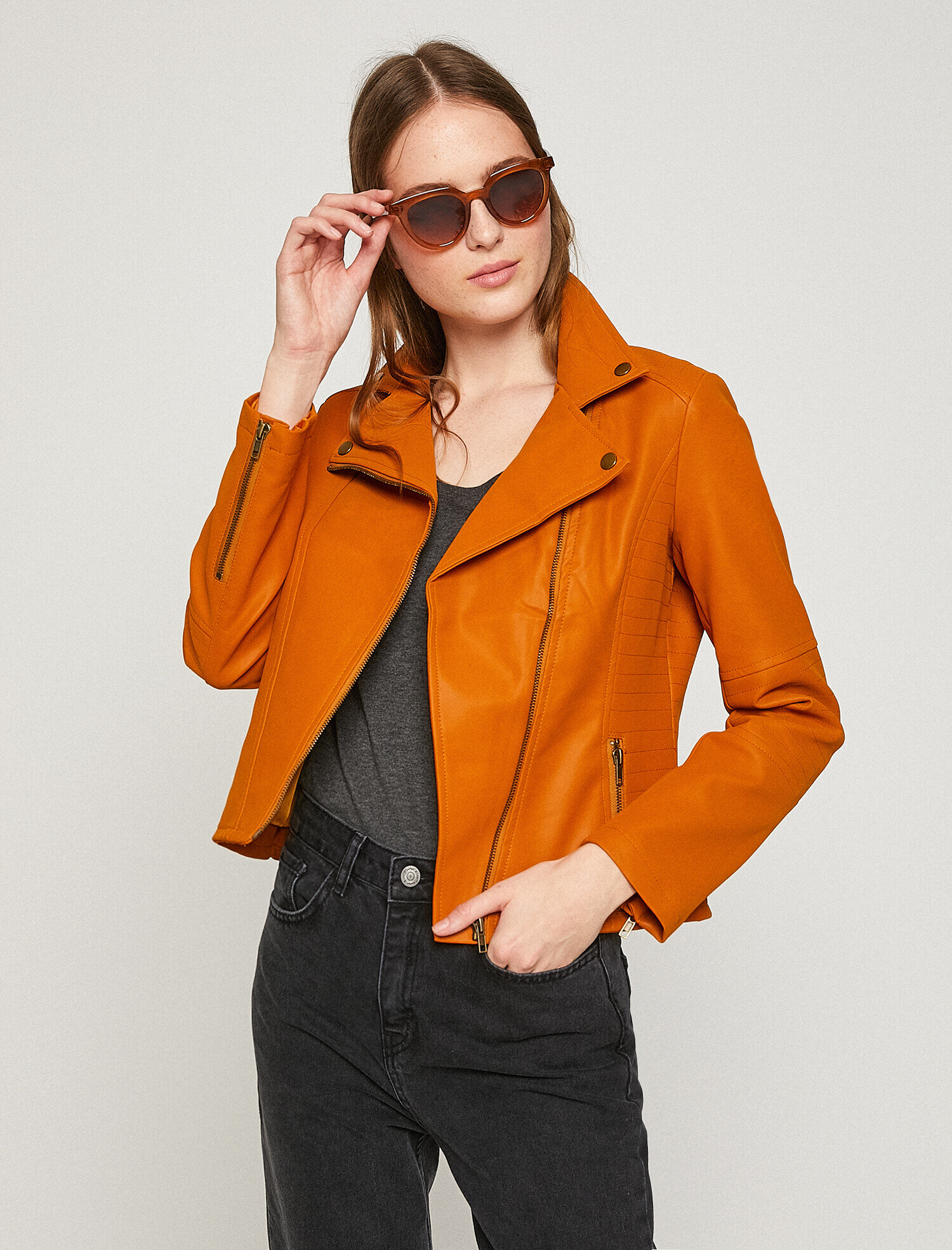   Deri Görünümlü Mont