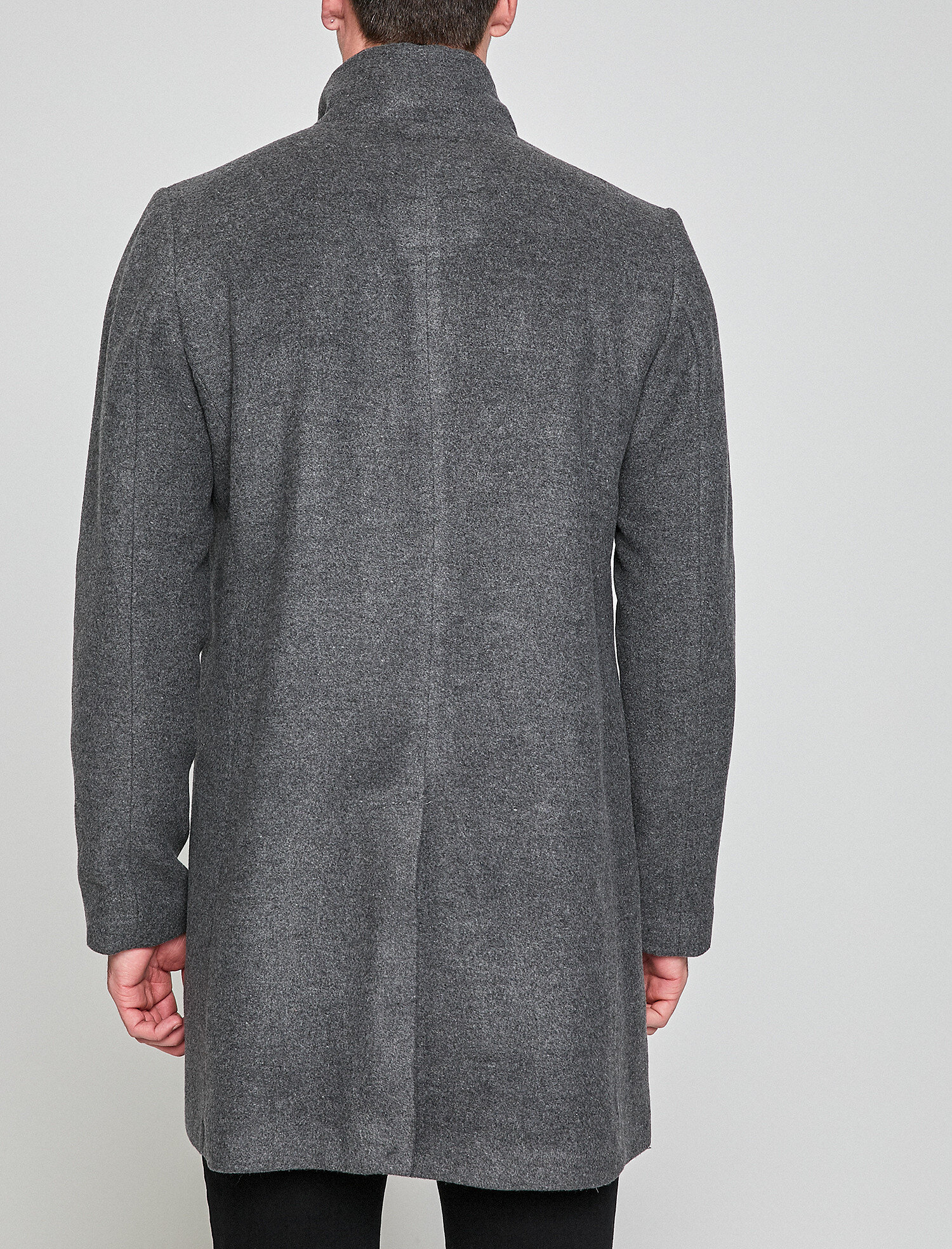   Düğme Detaylı Kaban