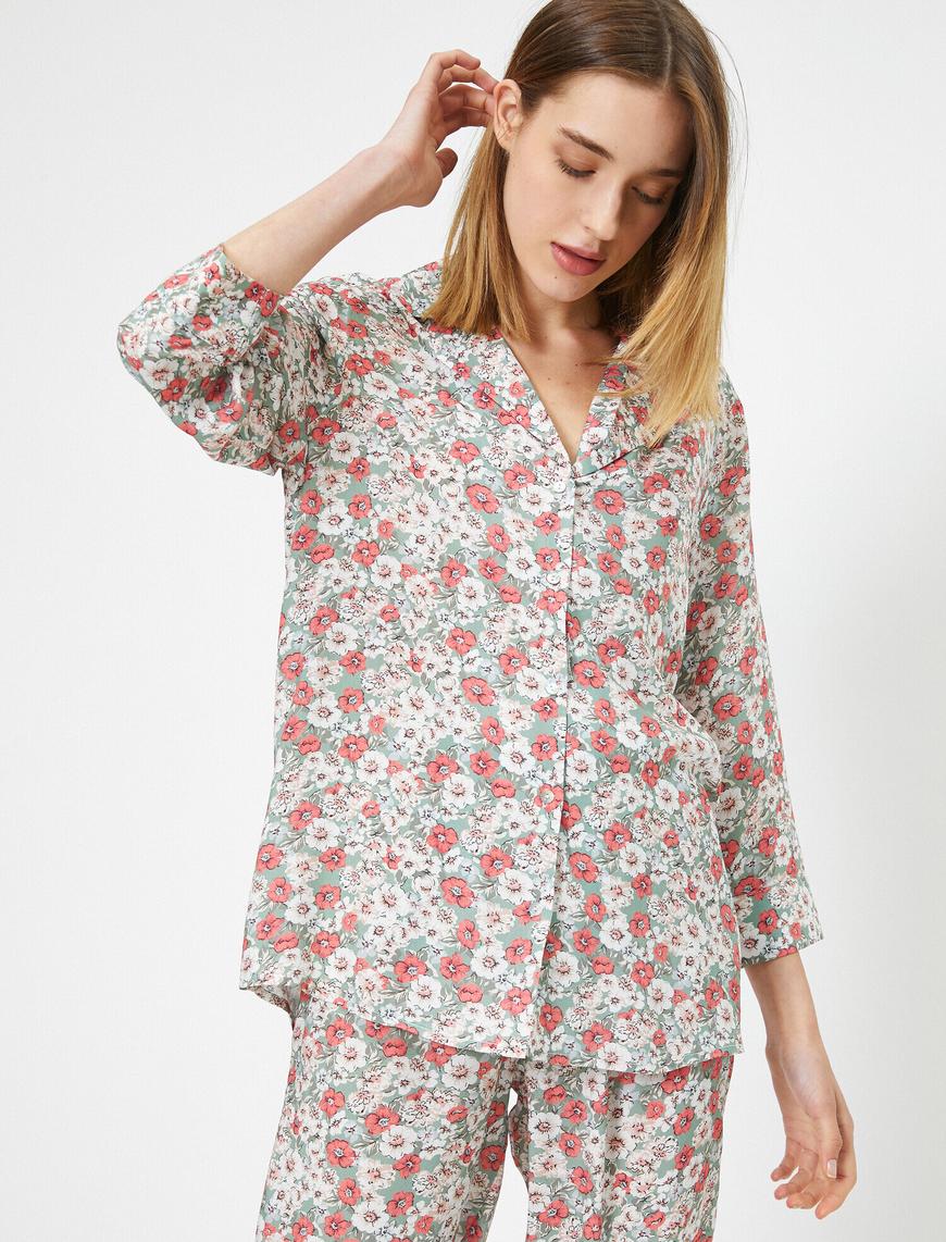   V Yaka Uzun Kollu Desenli Düğme Detaylı Pijama Üstü