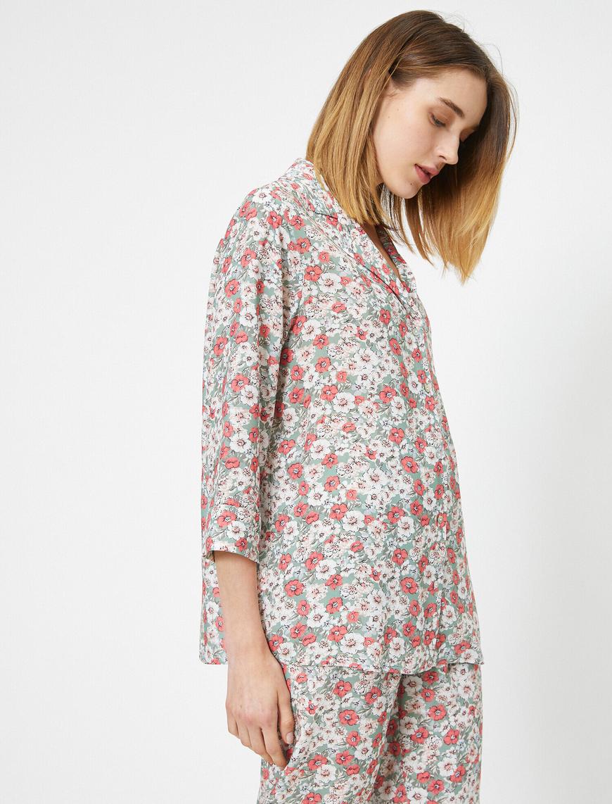   V Yaka Uzun Kollu Desenli Düğme Detaylı Pijama Üstü