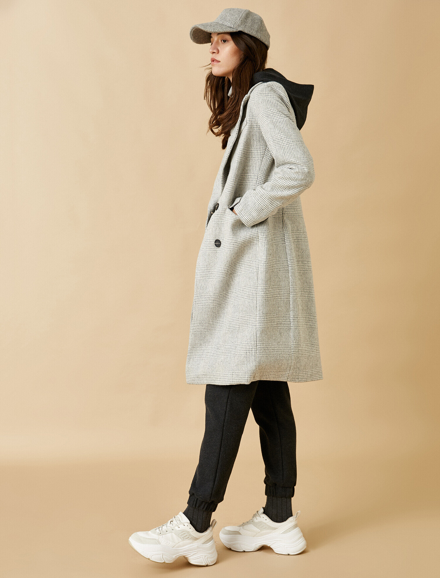   Düğmeli Ekose Kaban