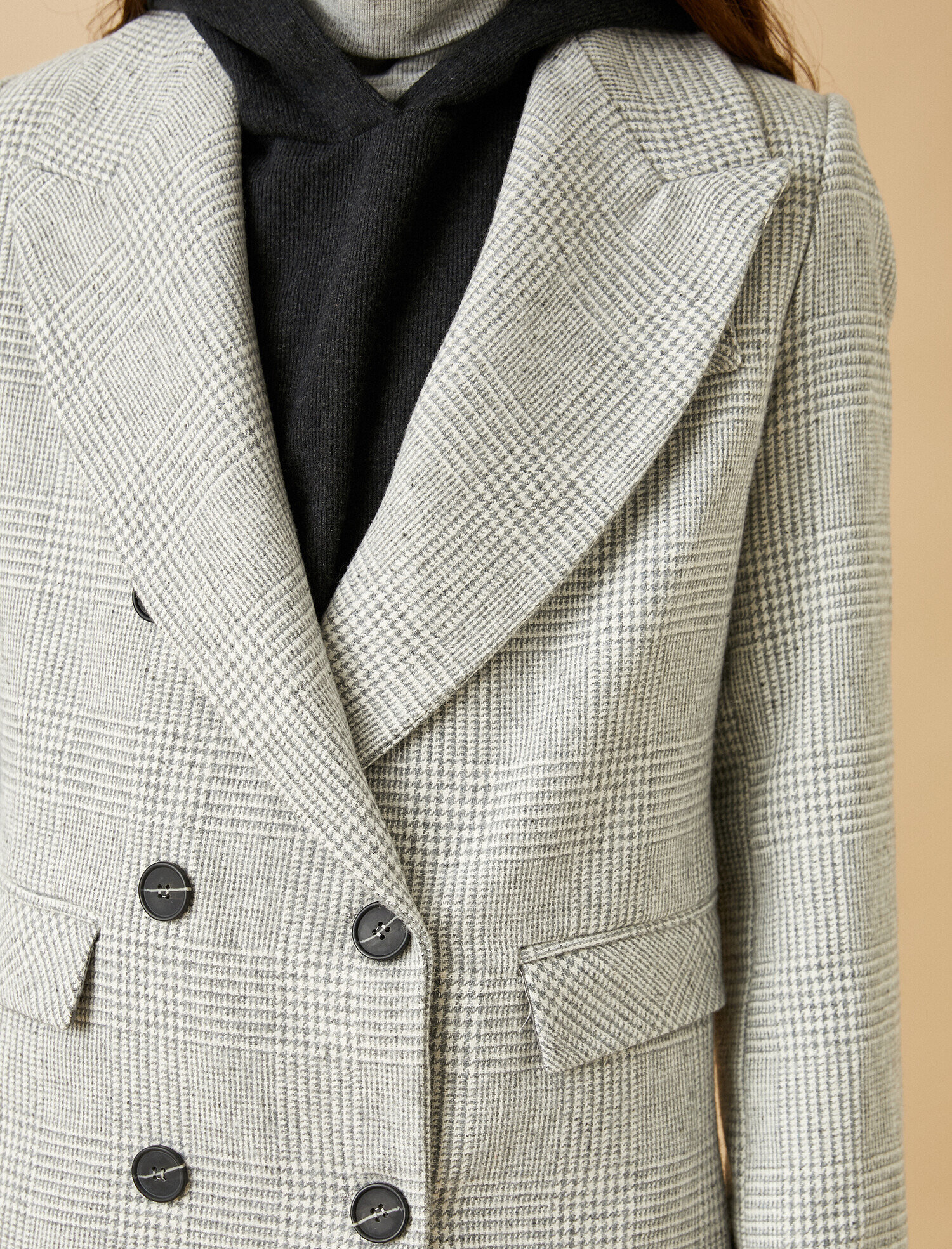   Düğmeli Ekose Kaban