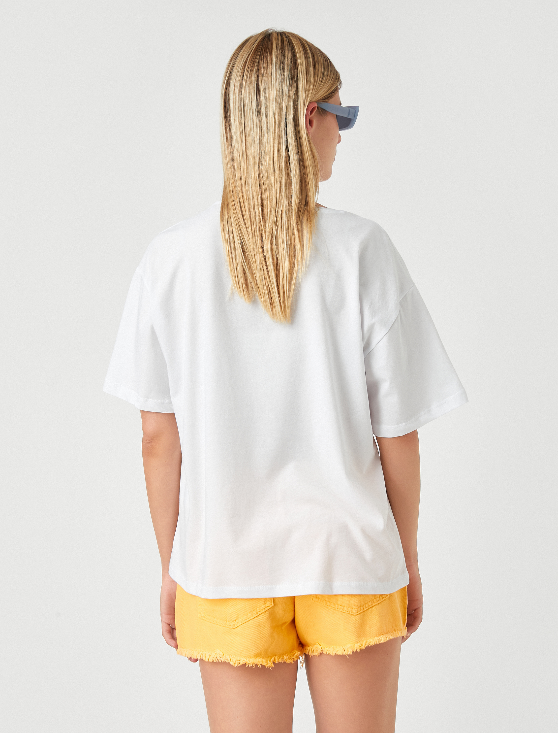   Koton X Şahika Ercümen - Yazı Baskılı Tişört