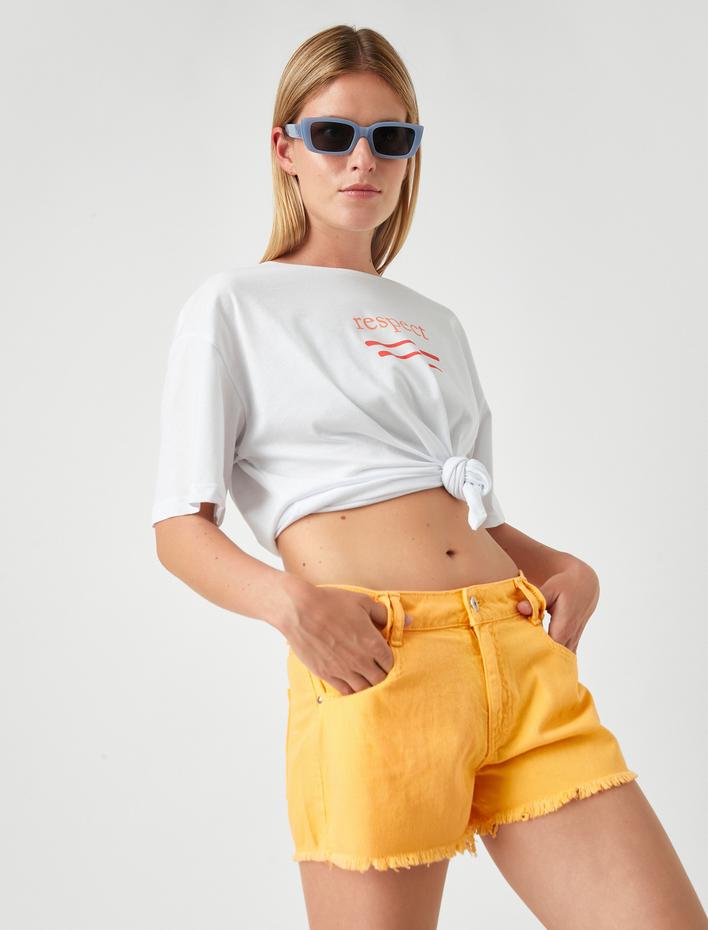  Koton X Şahika Ercümen - Yazı Baskılı Tişört