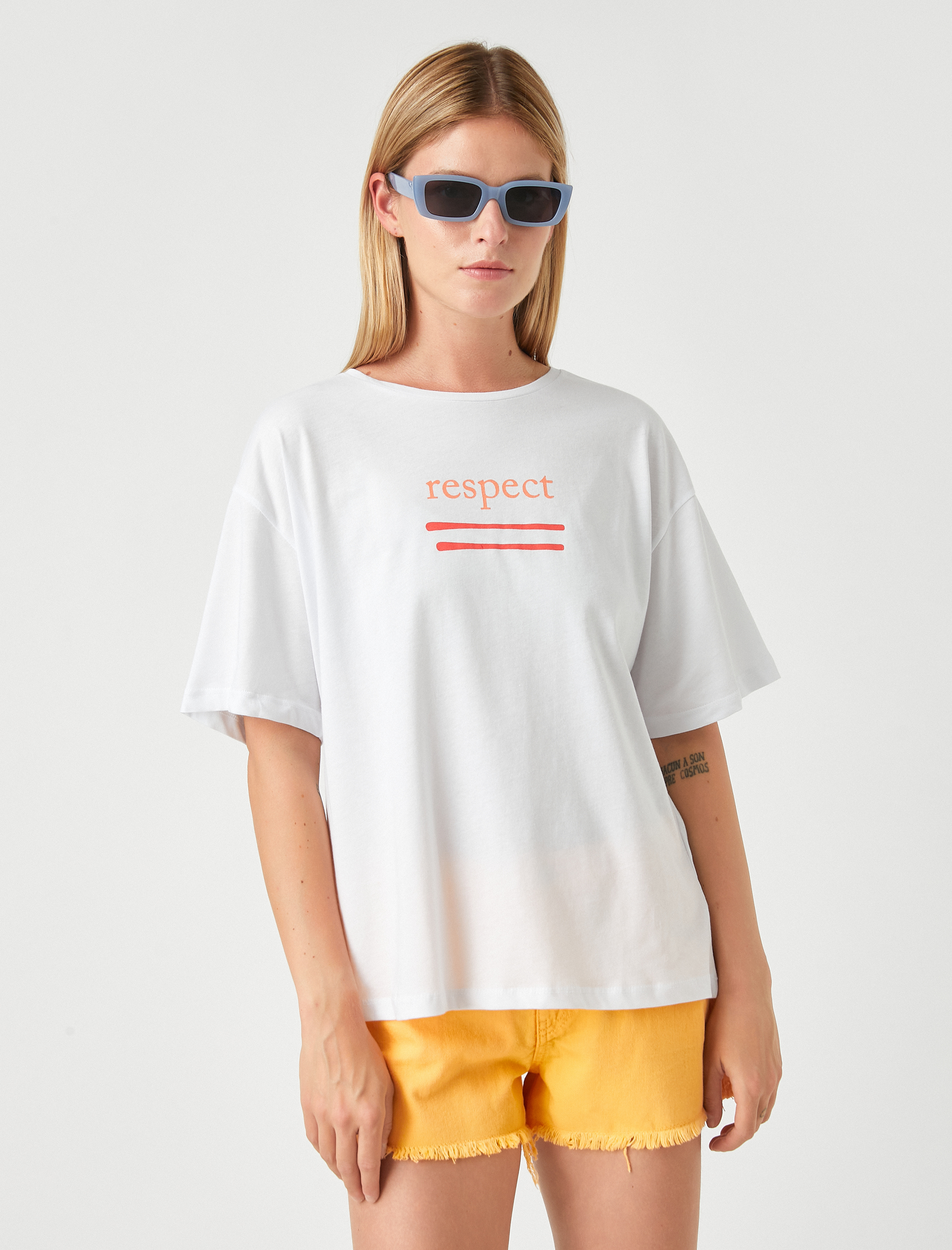   Koton X Şahika Ercümen - Yazı Baskılı Tişört