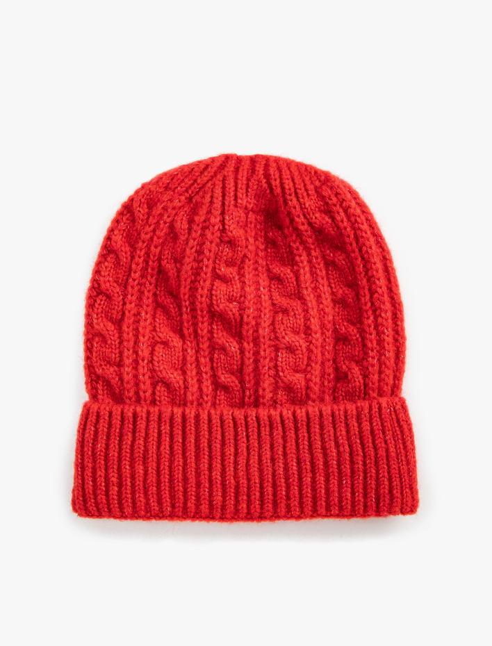 Kadın Ribanalı Bere Saç Örgüsü Şekilli