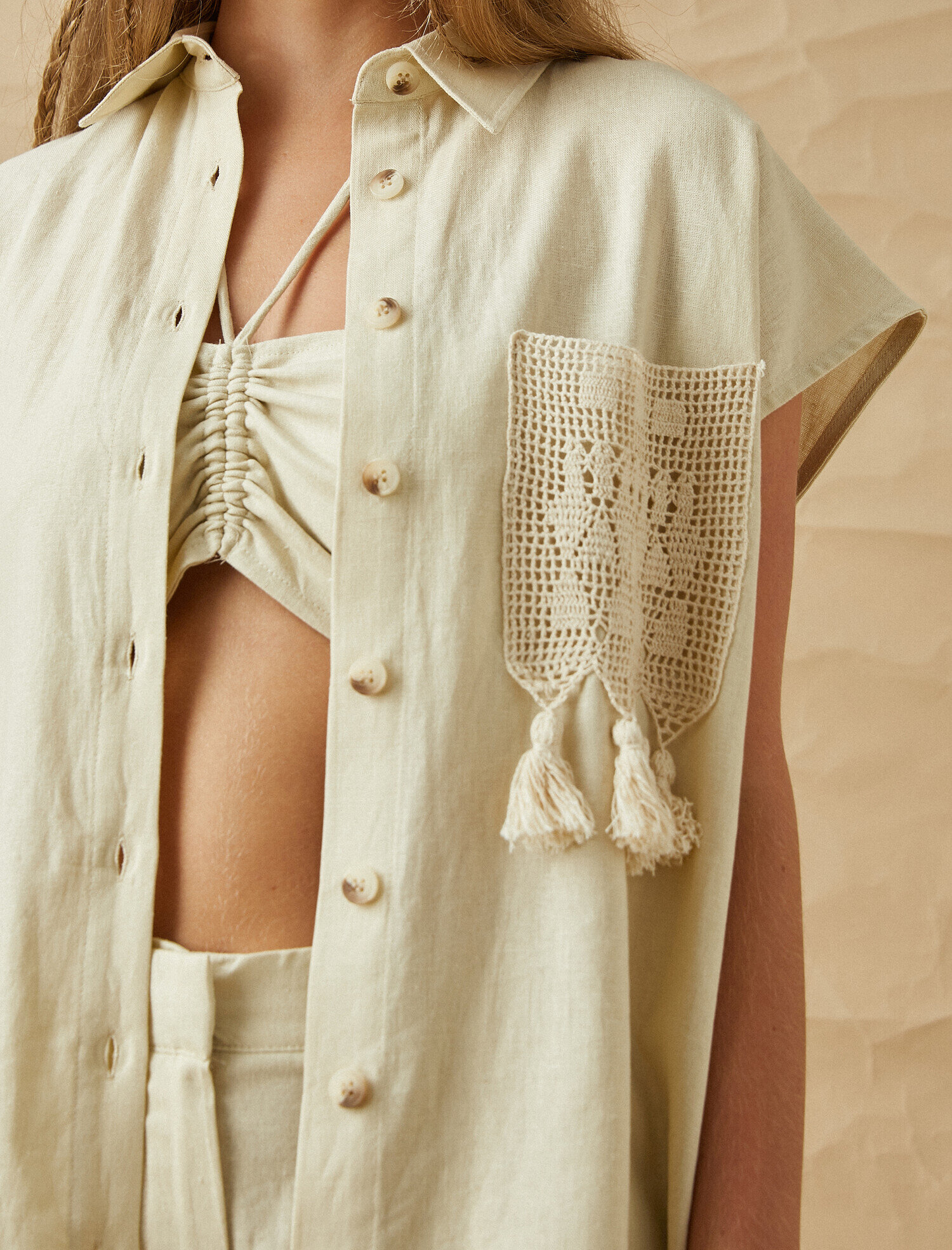   Cep Detaylı Kısa Kollu Keten Gömlek